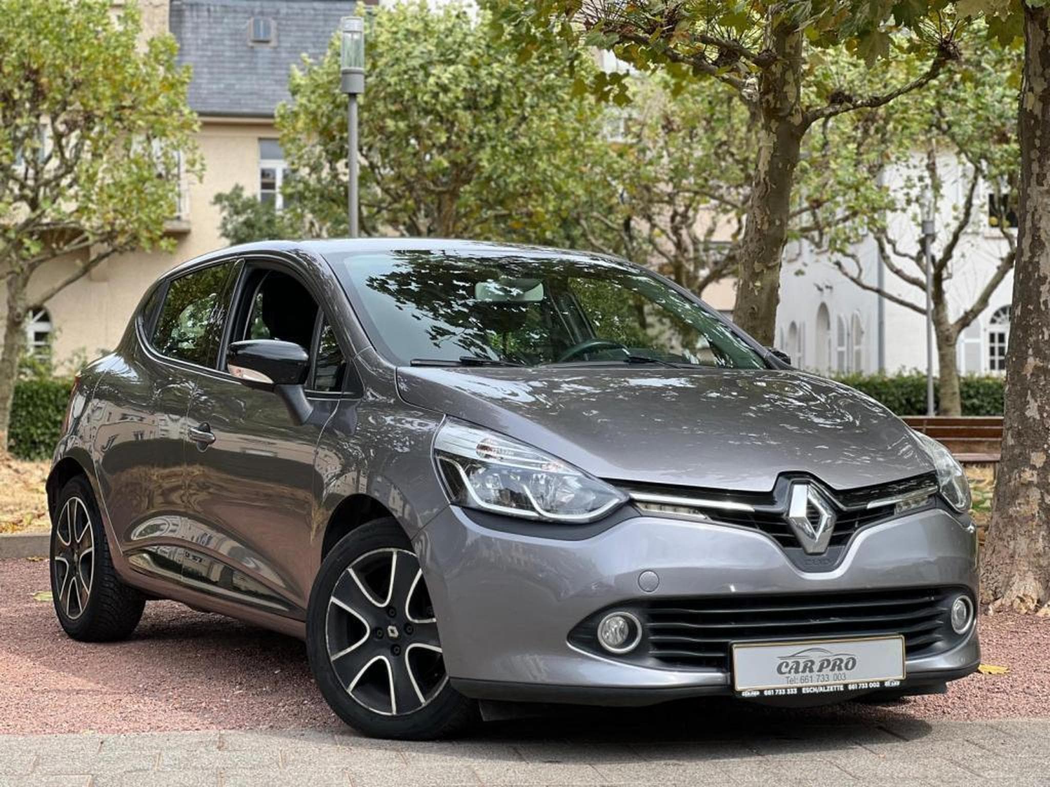 Renault Clio MANUELLE / DIESEL (2012) - Photo 2