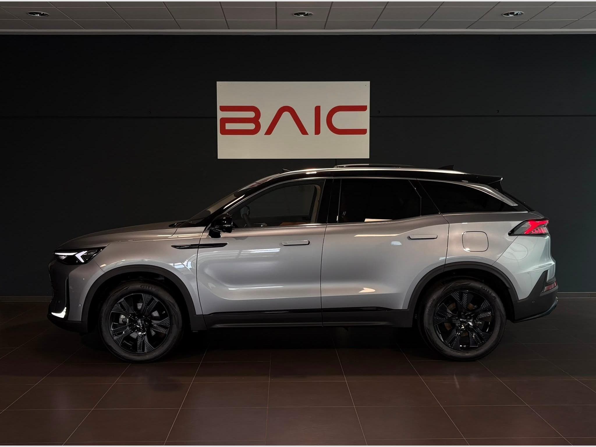 Baic X75 1.5 TURBO AUTO FULL OPTIONS (2026) - Foto 2