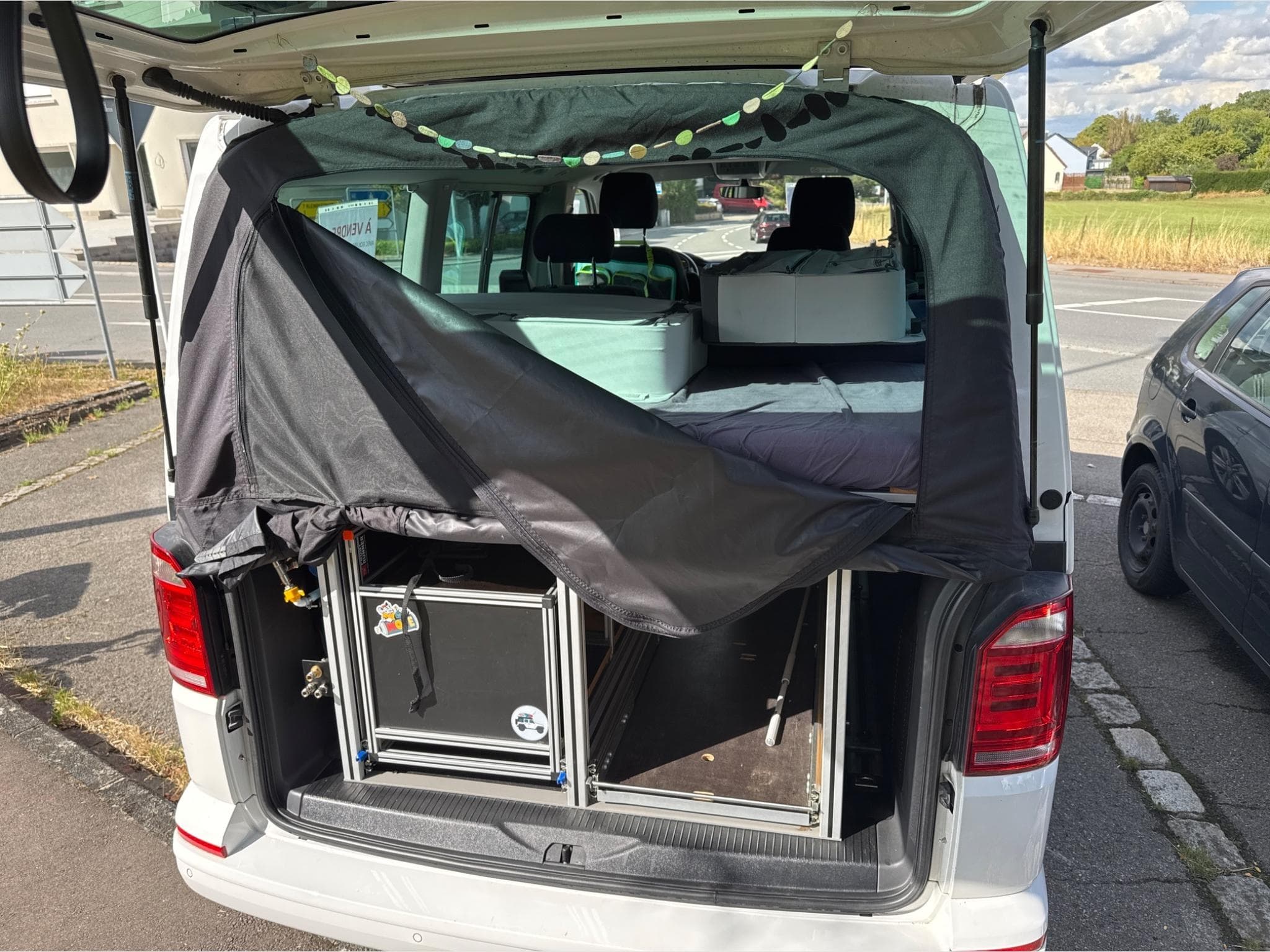 VW Multivan (2019) - Photo 3