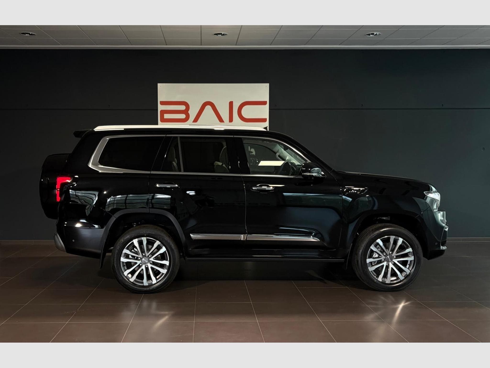 Baic BJ60 4X4 FULL OPTIONS (2026) - Foto 3