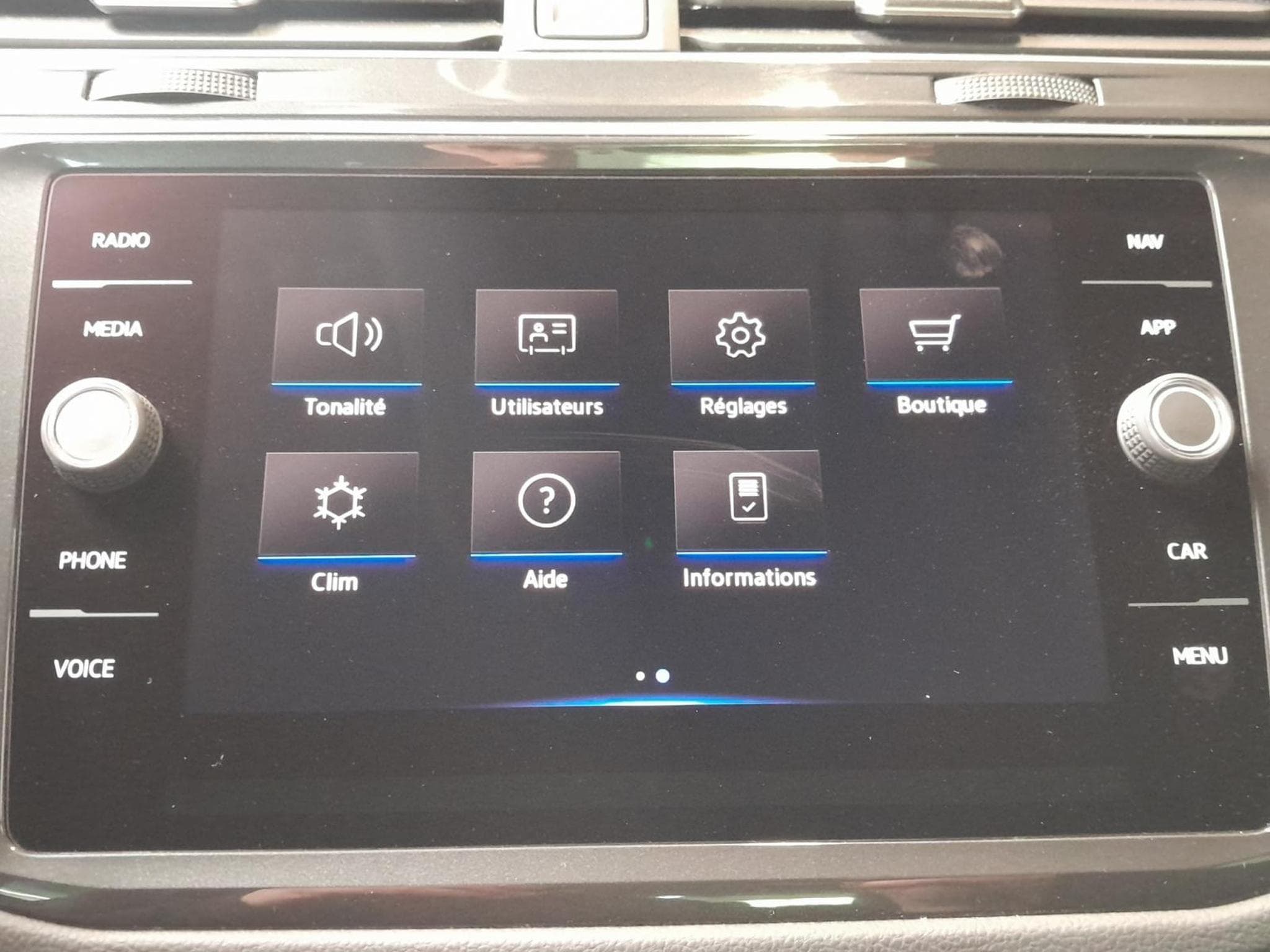 VW Tiguan Elegance+PHEV+DSG+LED+AHK (2023) - Photo 16