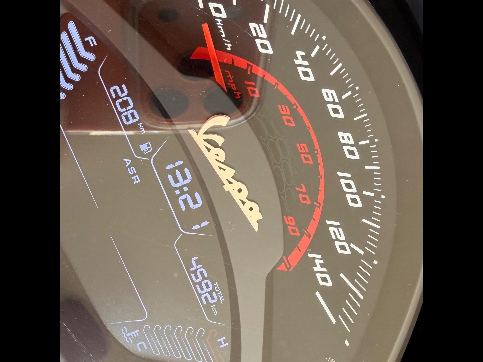 Vespa GTS S 300 (2024) - Photo 2
