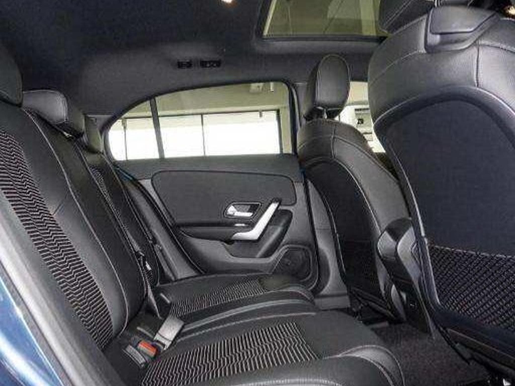 Mercedes A 200 Kompaktlimousine (2021) - Photo 4
