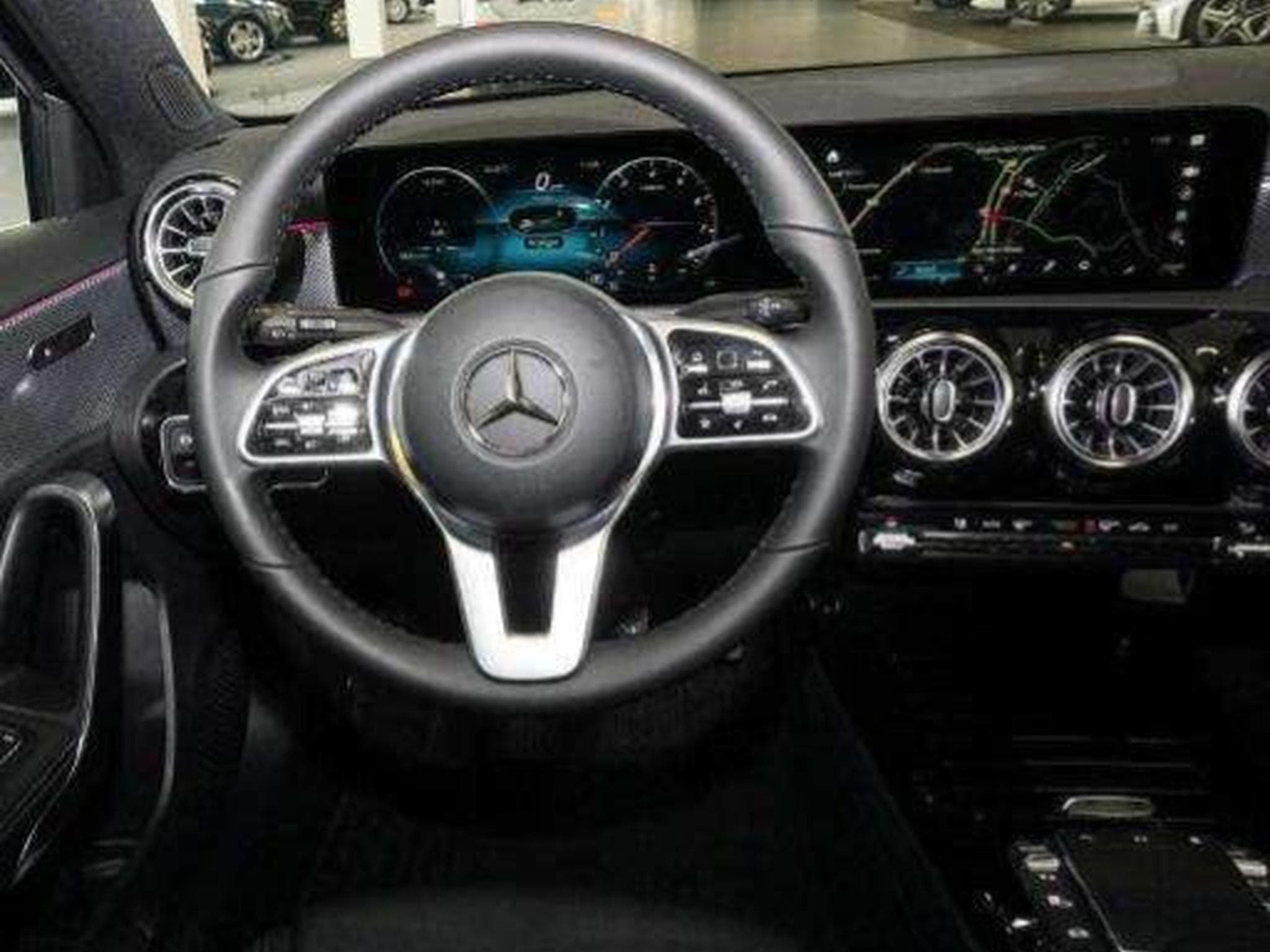 Mercedes A 200 Kompaktlimousine (2021) - Photo 6
