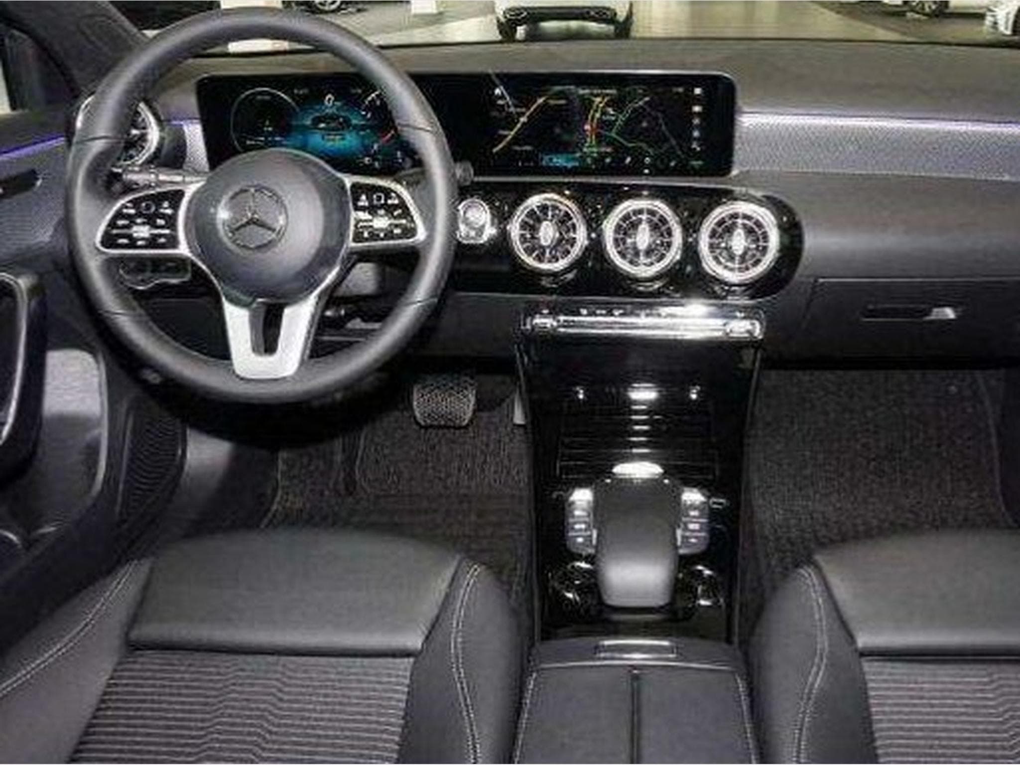 Mercedes A 200 Kompaktlimousine (2021) - Photo 9