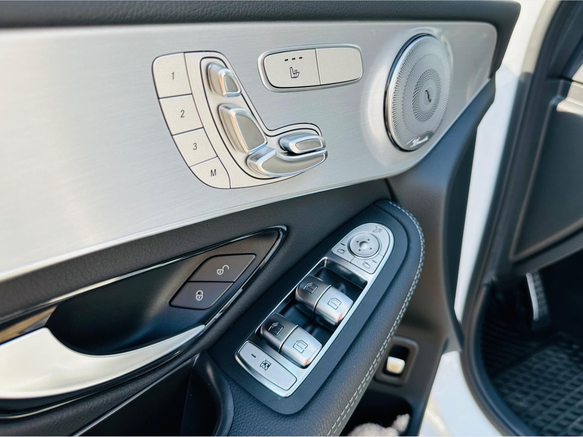Mercedes GLC 200 AMG-Line  4Matic Mild Hybrid (2022) - Photo 8
