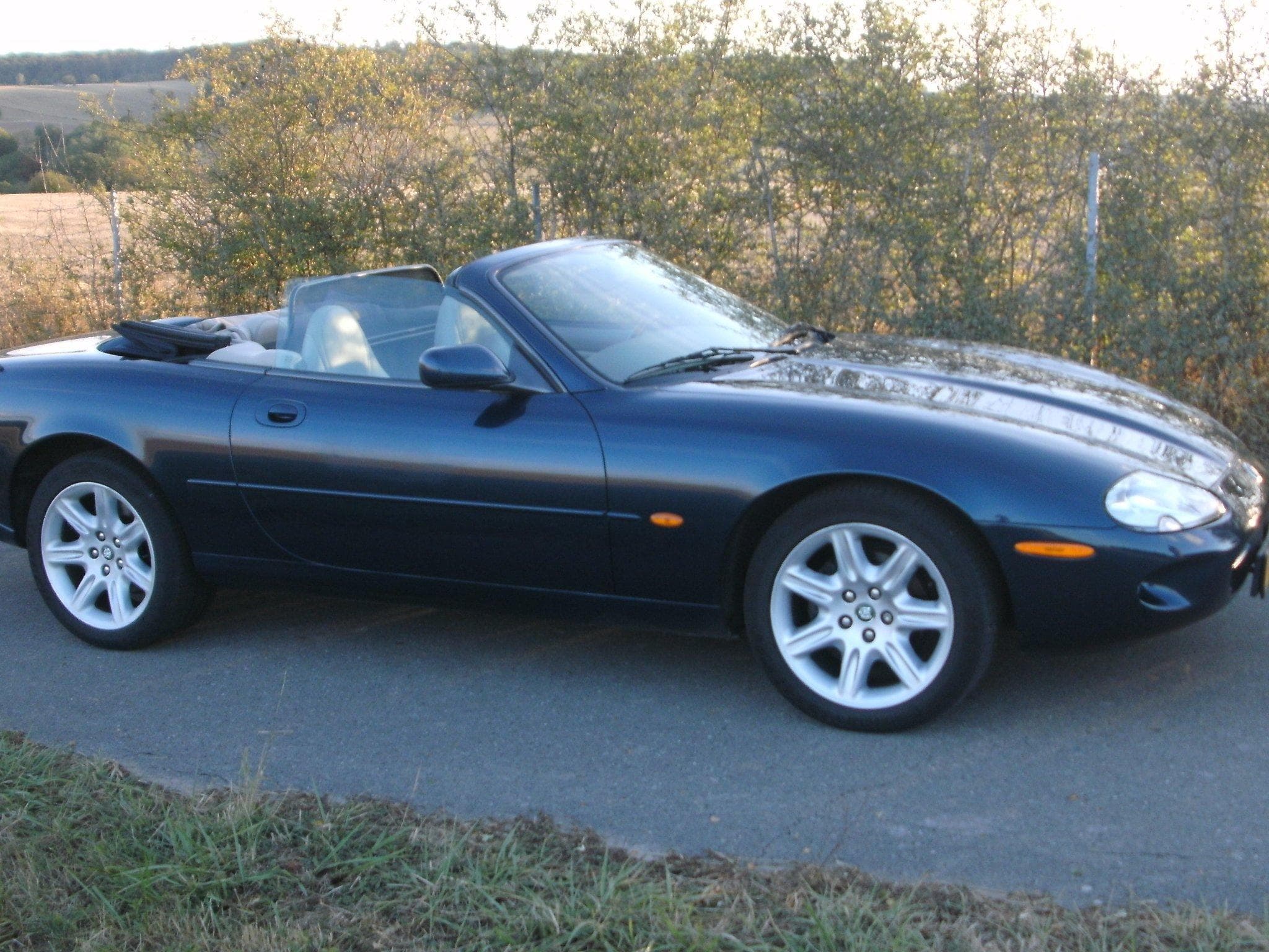 Jaguar XK8 Cabriolet (1999) - Photo 2