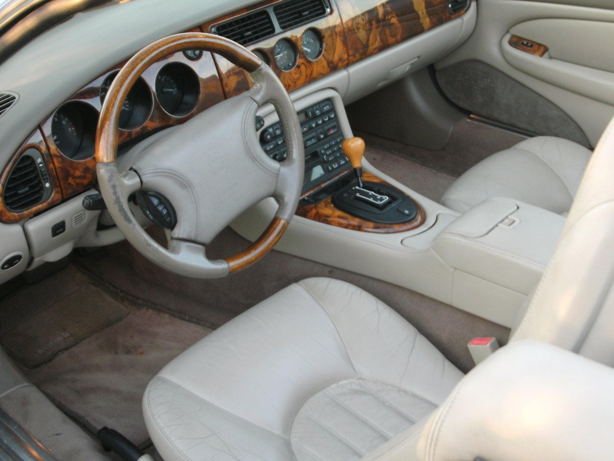 Jaguar XK8 Cabriolet (1999) - Photo 3