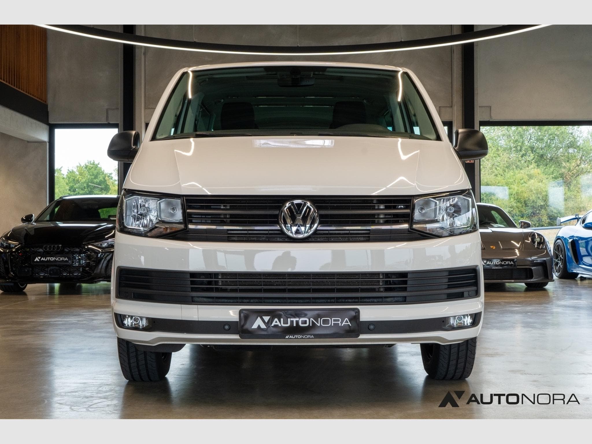 VW Multivan T6 2.0 TDI Multivan Trendline (2016) - Photo 10