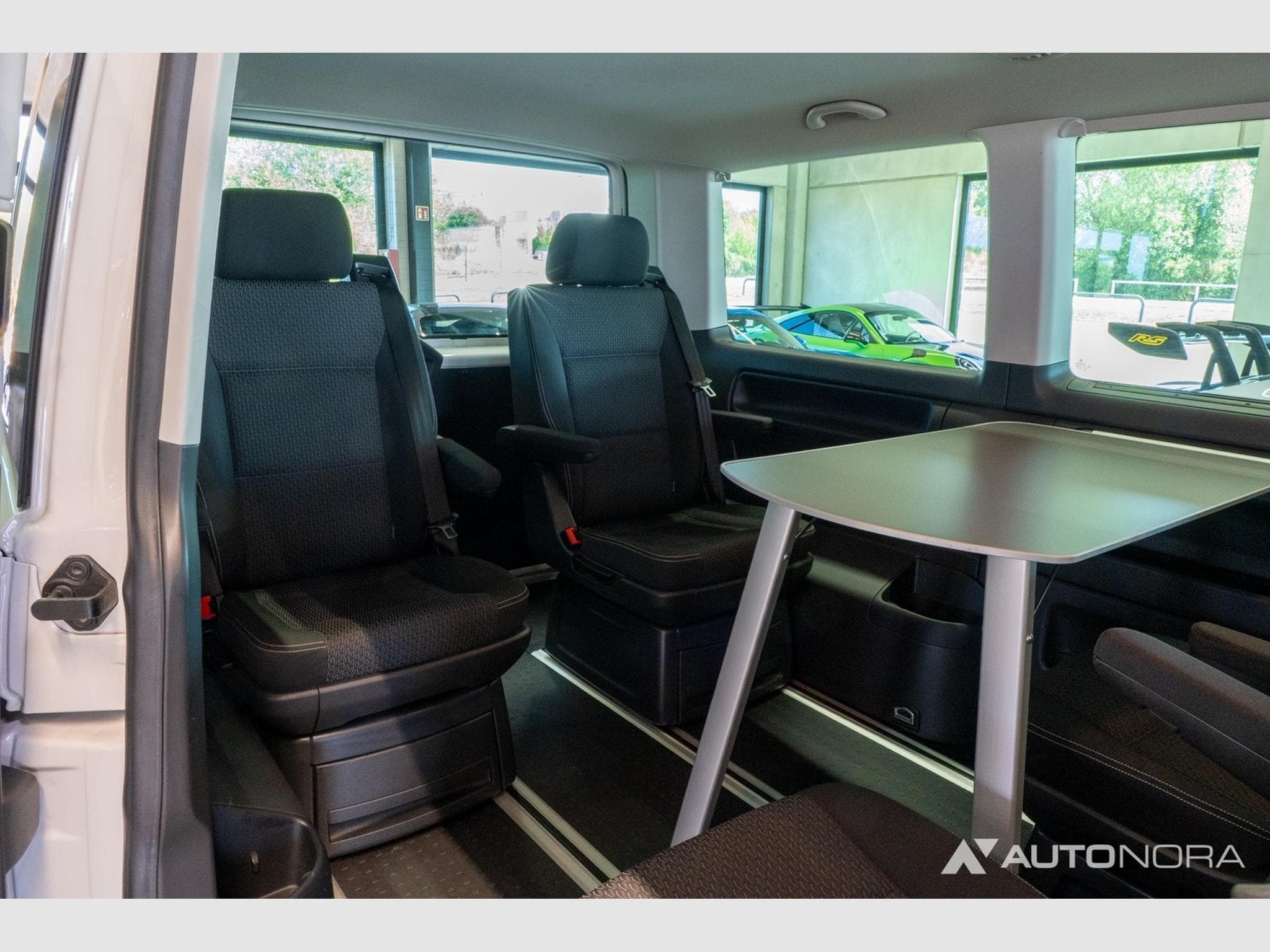 VW Multivan T6 2.0 TDI Multivan Trendline (2016) - Photo 15