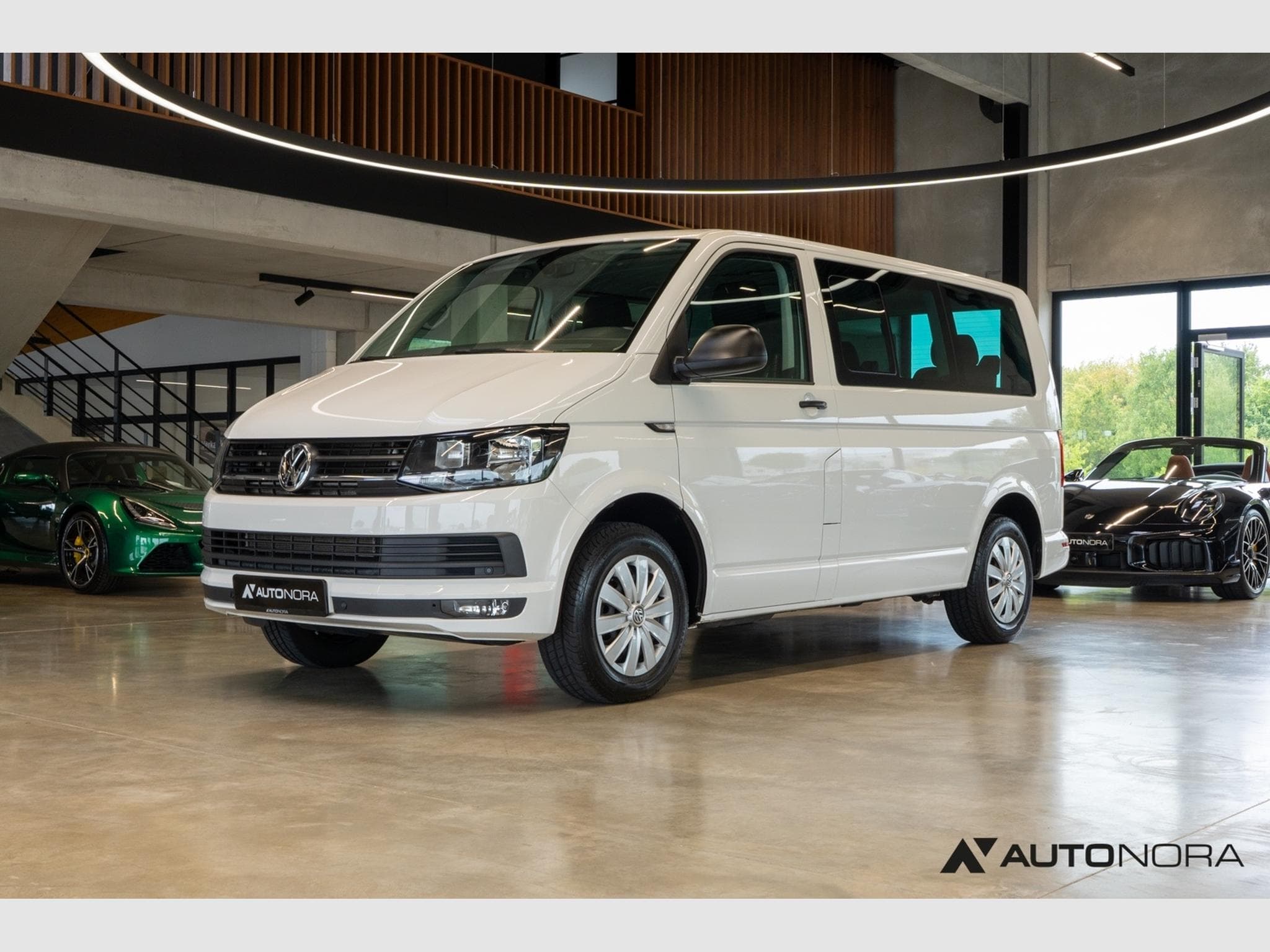VW Multivan T6 2.0 TDI Multivan Trendline (2016) - Photo 6