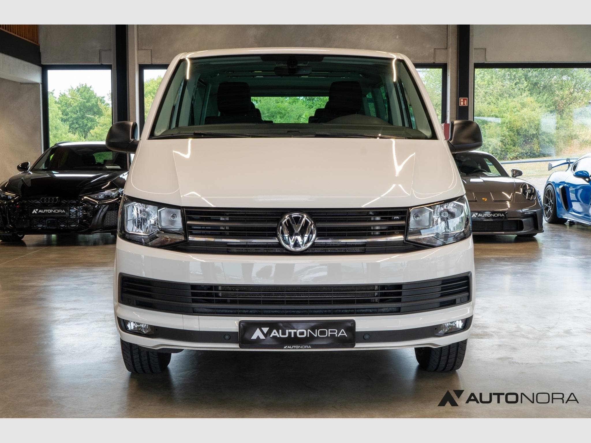 VW Multivan T6 2.0 TDI Multivan Trendline (2016) - Photo 5