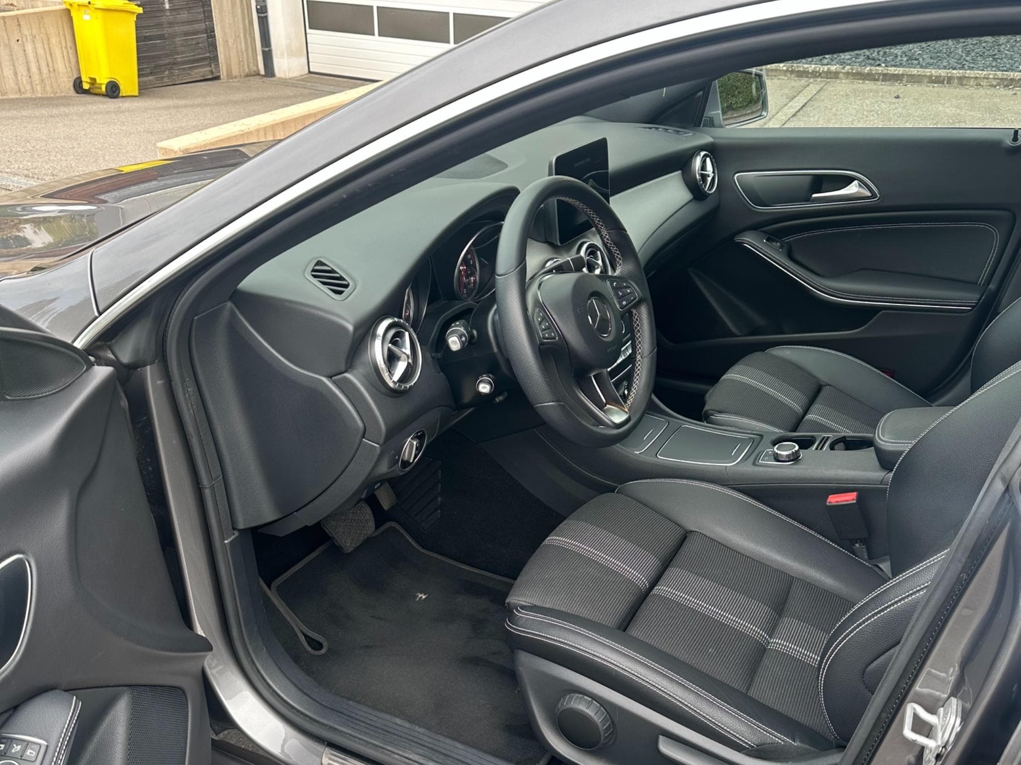 Mercedes CLA 180 (2017) - Photo 5