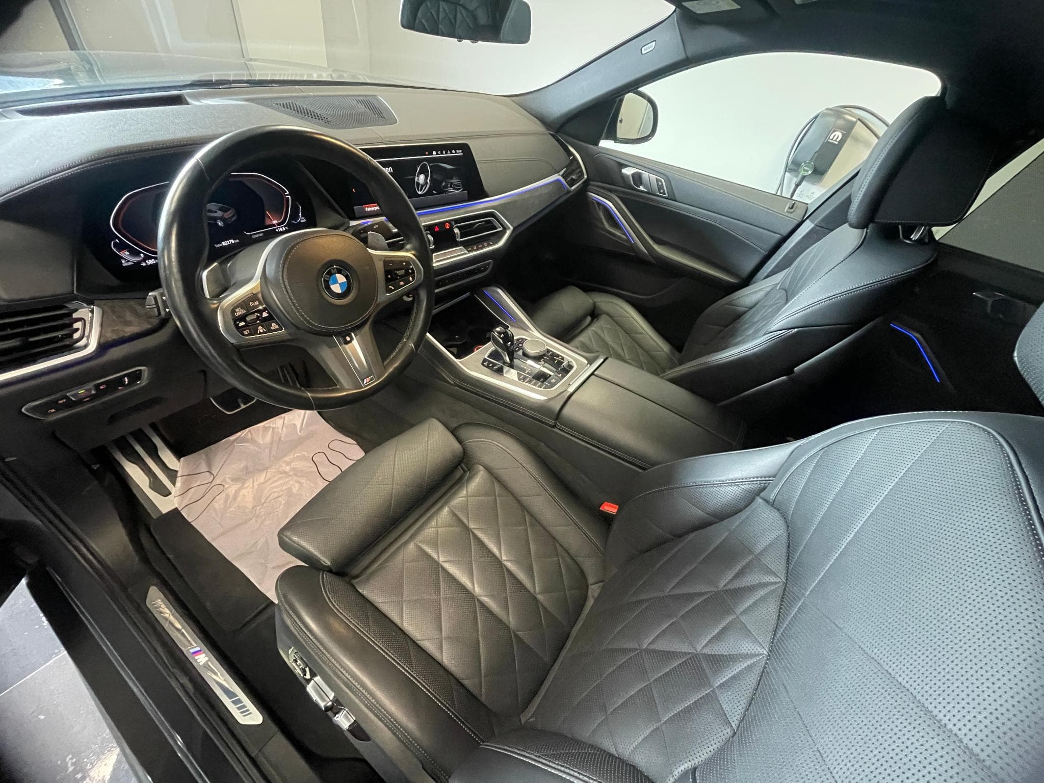 BMW X6M XDRIVE 40D (2023) - Photo 3