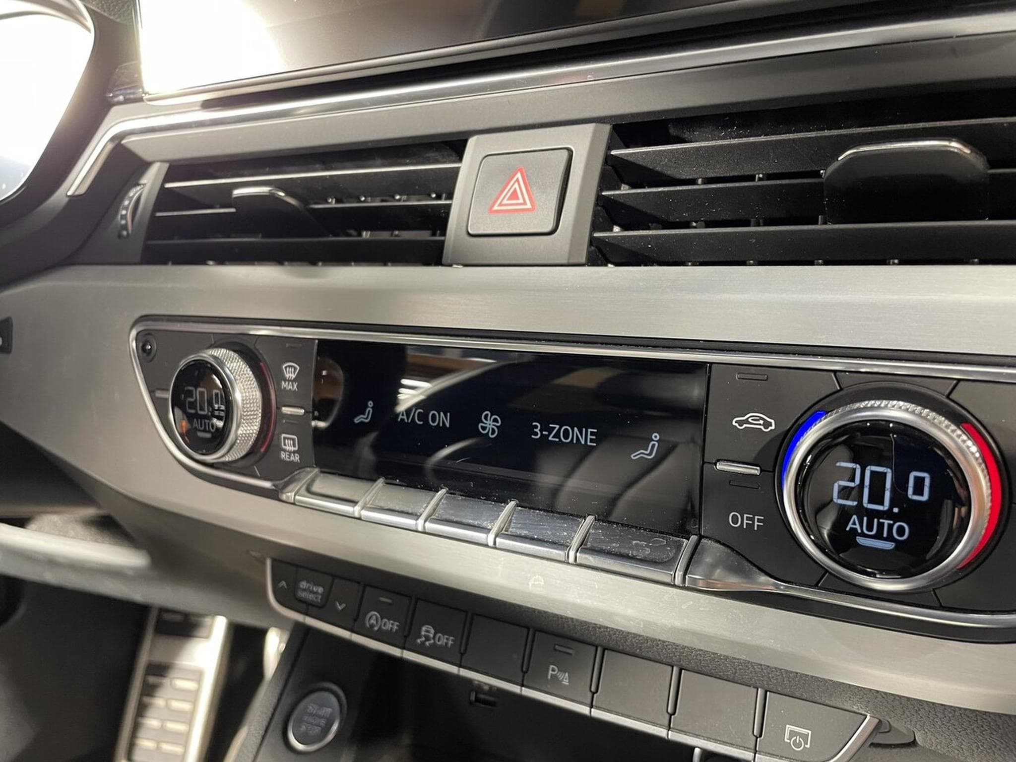 Audi A4 40 TDI 204 CV S-TRONIC 7 S LINE VIRTUAL COCKPIT (2022) - Photo 7