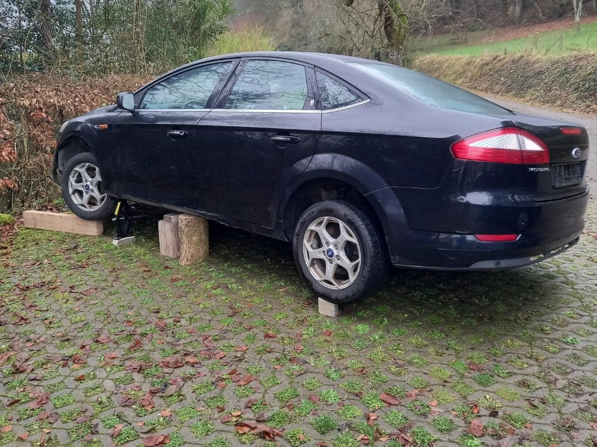 Ford Mondeo 2,0 Diesel 136Cv (2009) - Photo 2