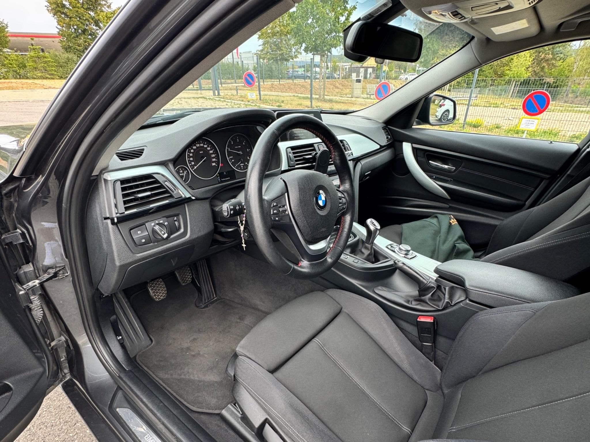 BMW 325 (2014) - Photo 2