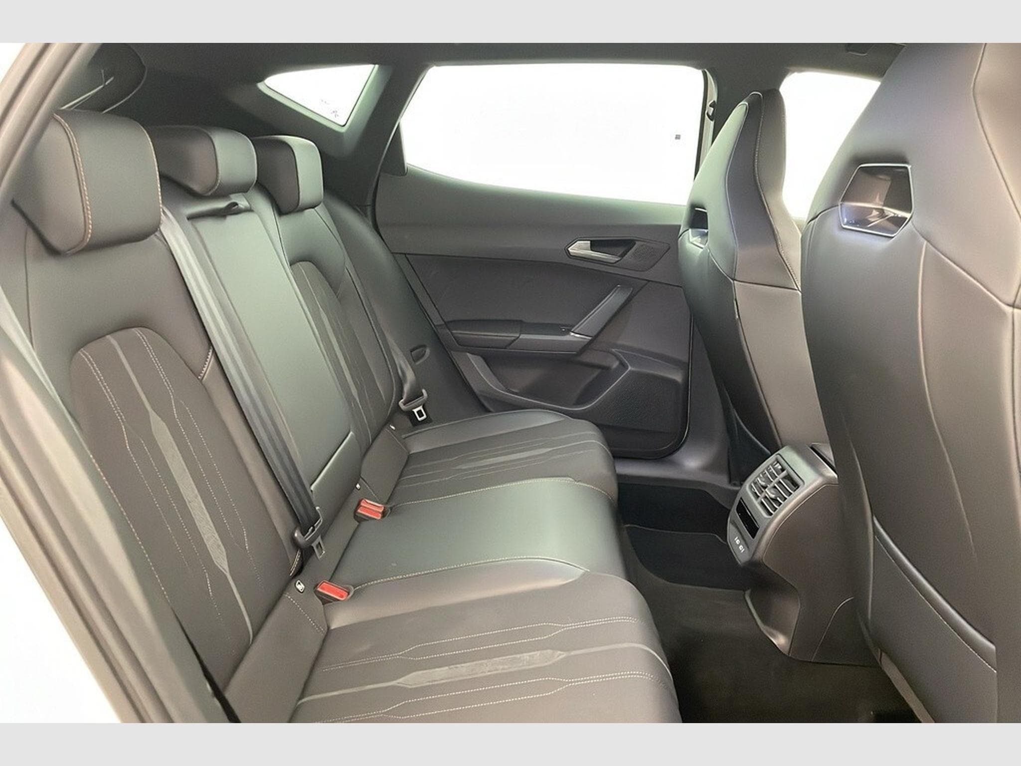 Cupra Formentor 1.4 E-HYBRID 245 CH DSG6 VZ (2024) - Foto 5