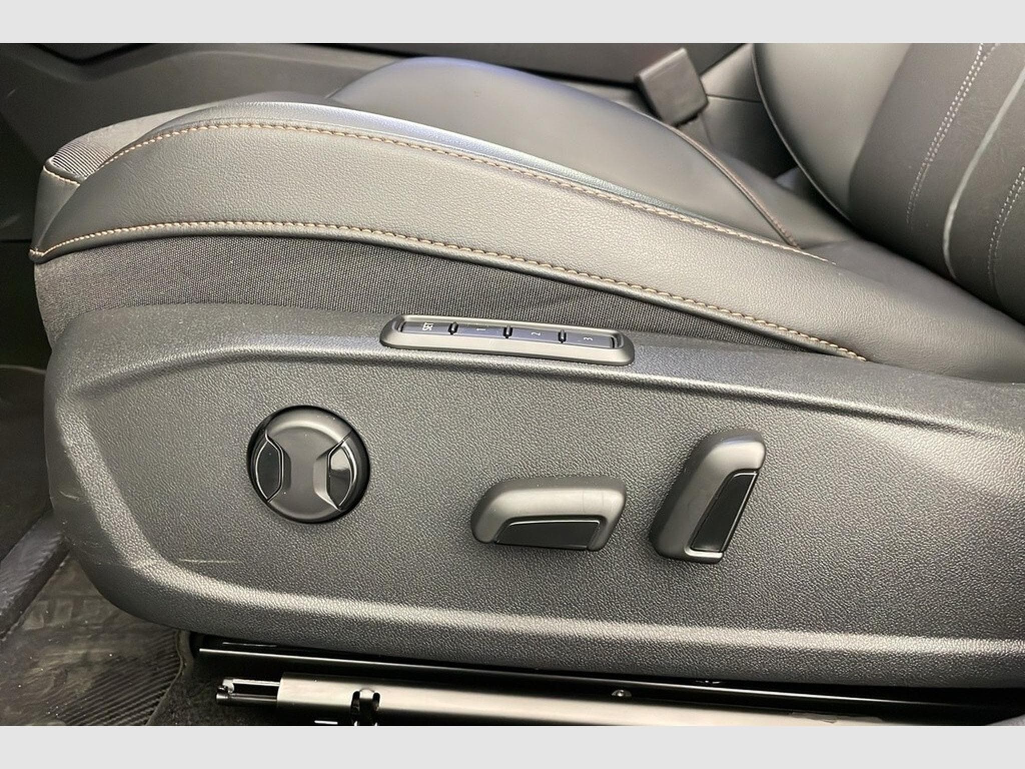 Cupra Formentor 1.4 E-HYBRID 245 CH DSG6 VZ (2024) - Foto 6