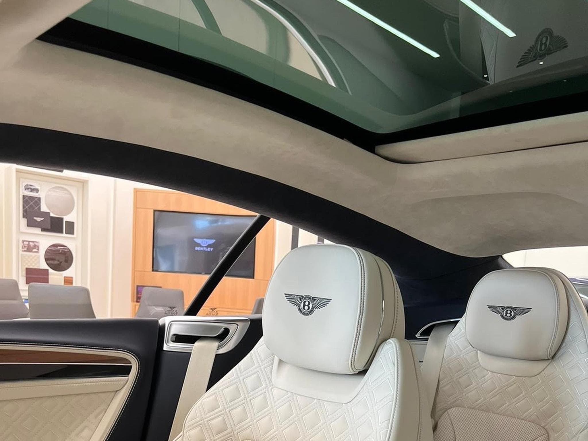 Bentley Continental GT Speed W12 (2022) - Photo 8
