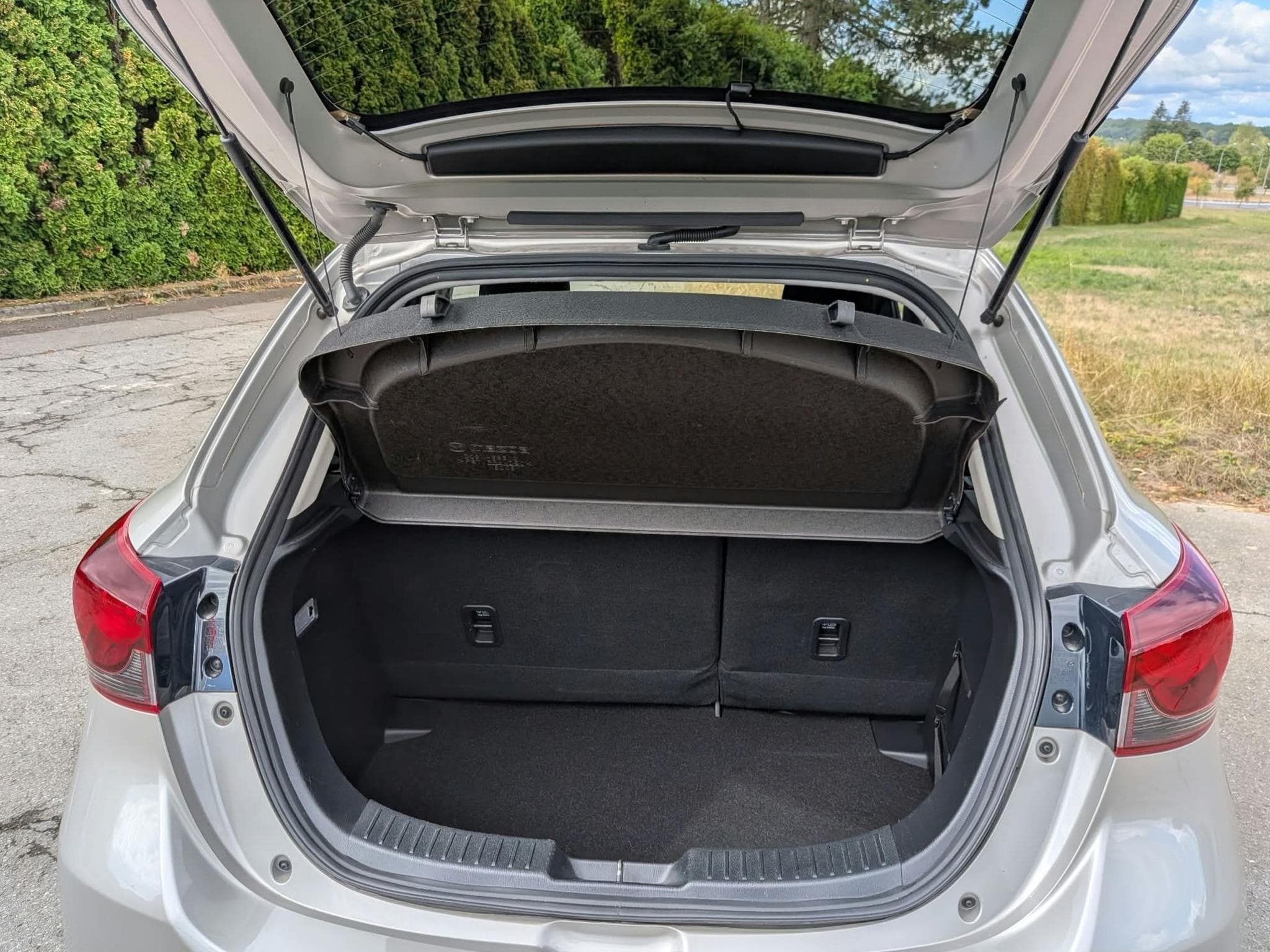 Mazda 2 e-SKYACTIV (2023) - Photo 2