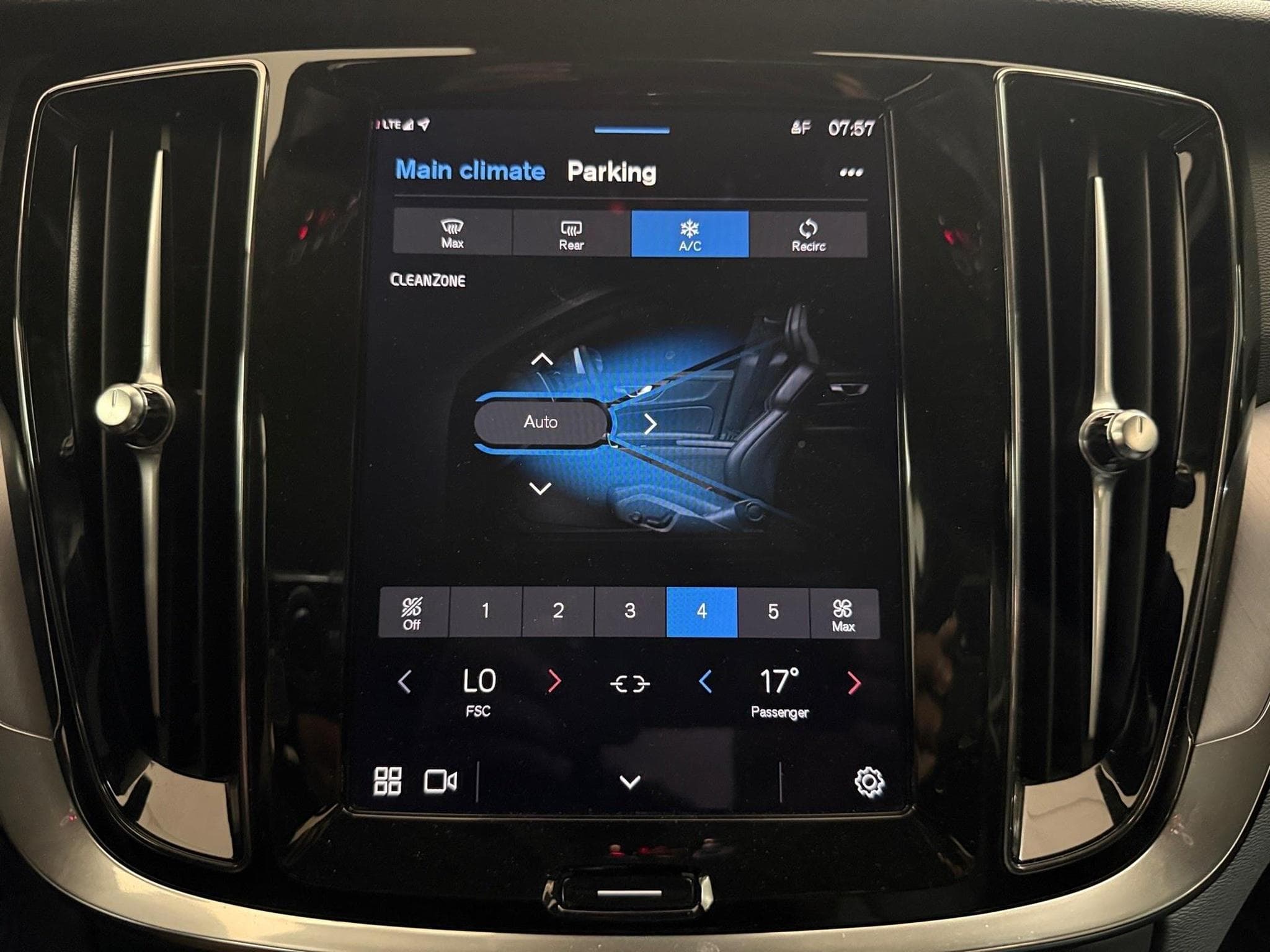 Volvo S60 -46% B4 MHEV 197cv BVA +GPS+CAM+LED+Options (2024) - Photo 11