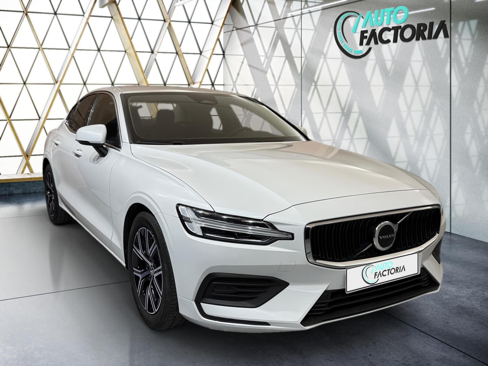 Volvo S60 -46% B4 MHEV 197cv BVA +GPS+CAM+LED+Options (2024) - Photo 2