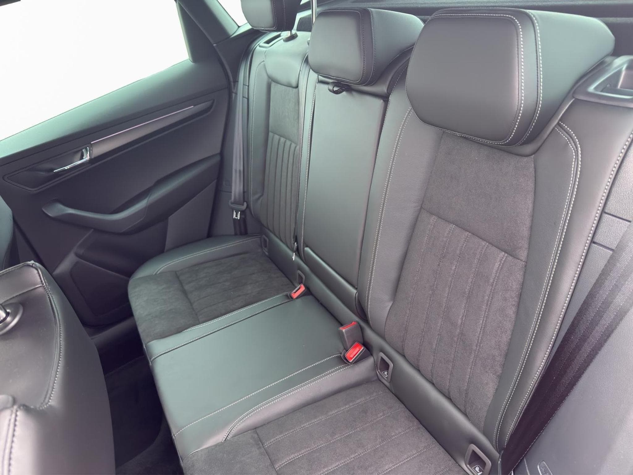 Skoda Karoq Sportline (2026) - Photo 8