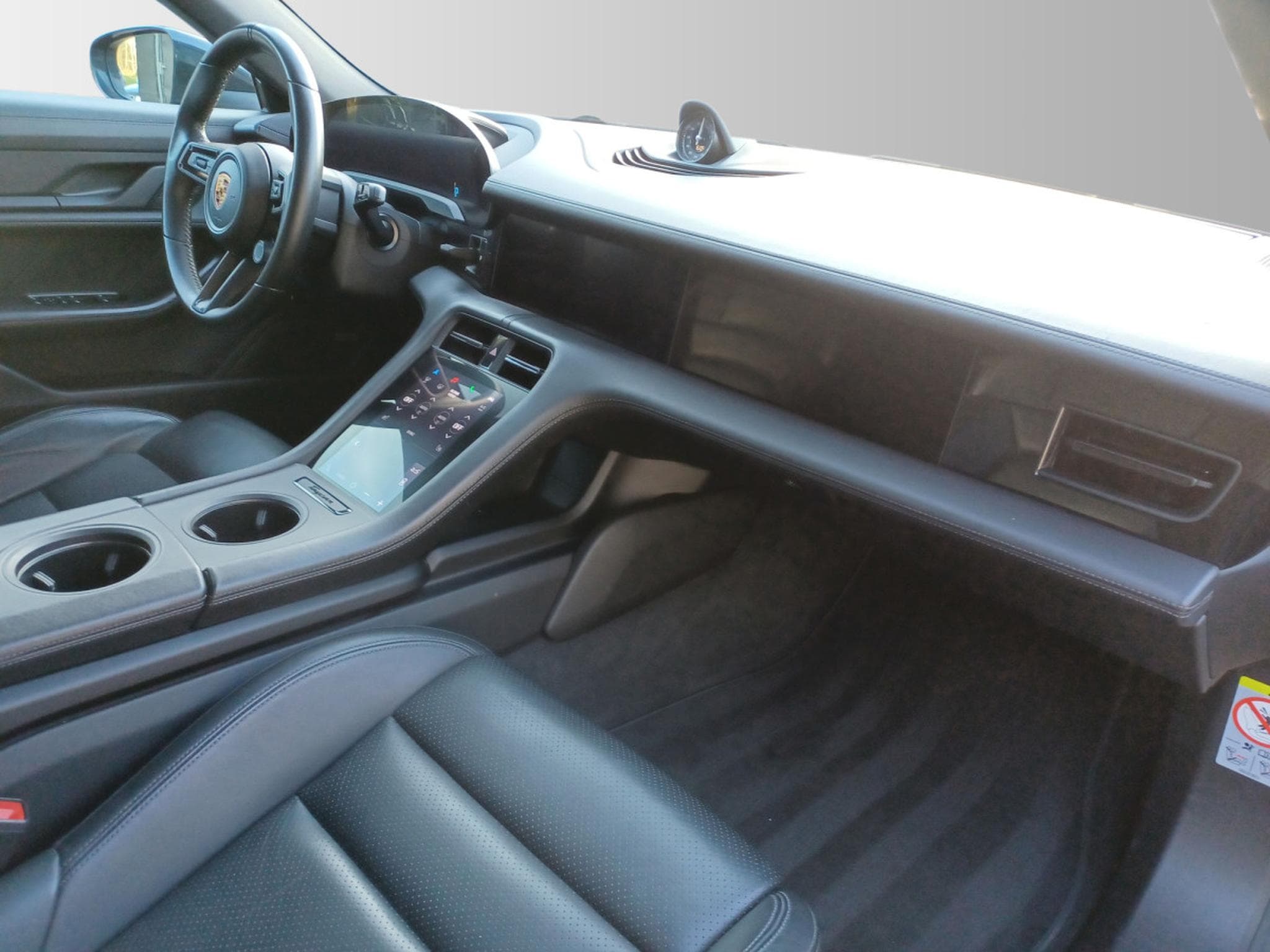 Porsche Taycan 4 Cross Turismo (2021) - Photo 11