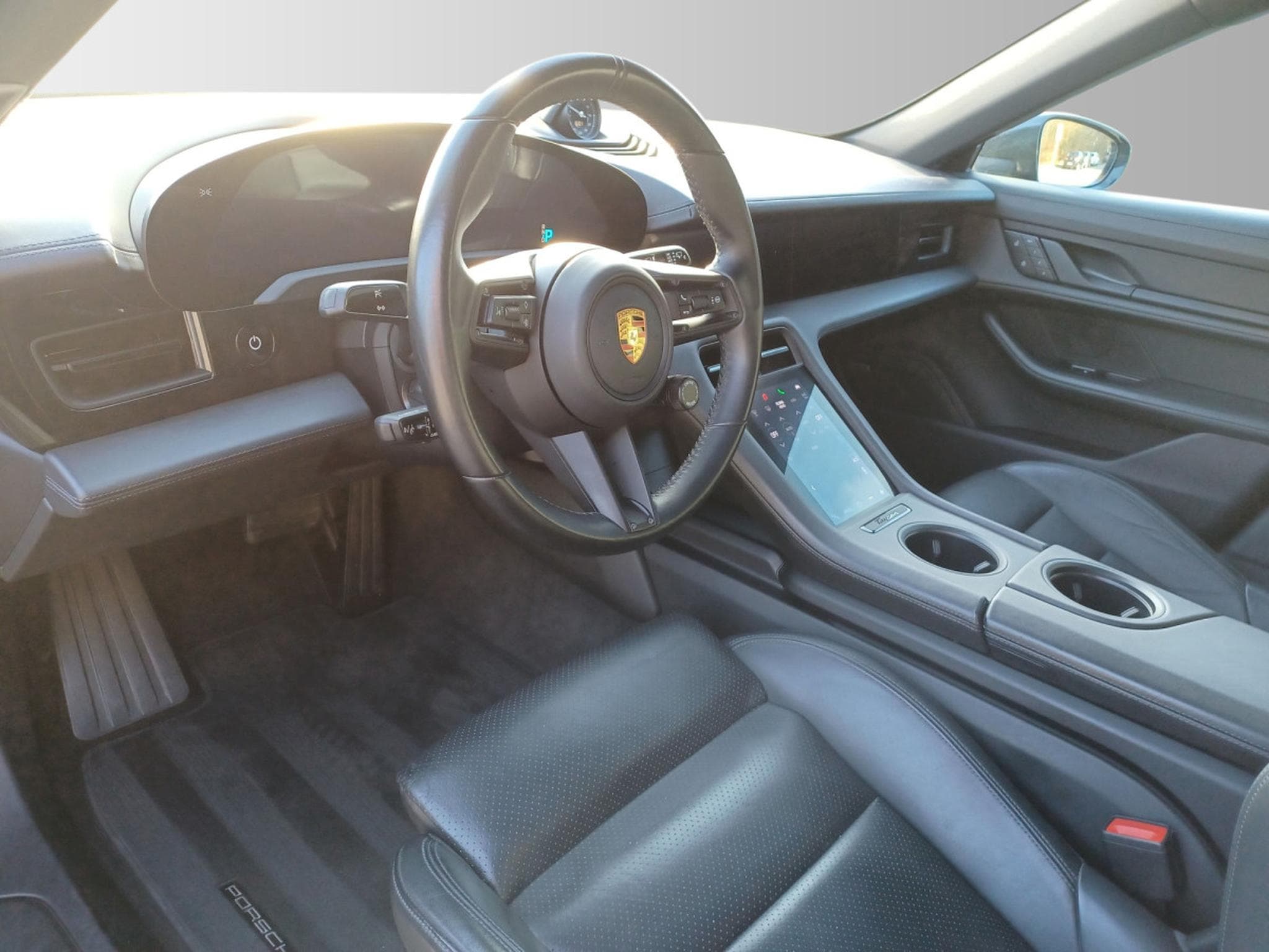 Porsche Taycan 4 Cross Turismo (2021) - Photo 8