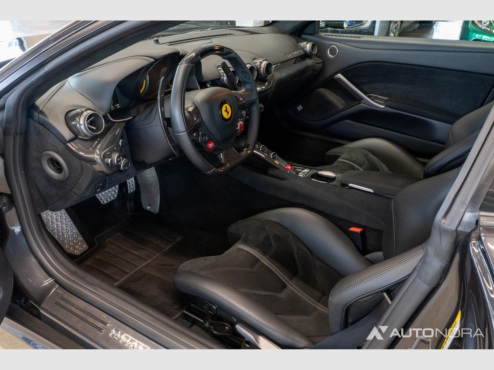 Ferrari F12 Berlinetta (2014) - Photo 12