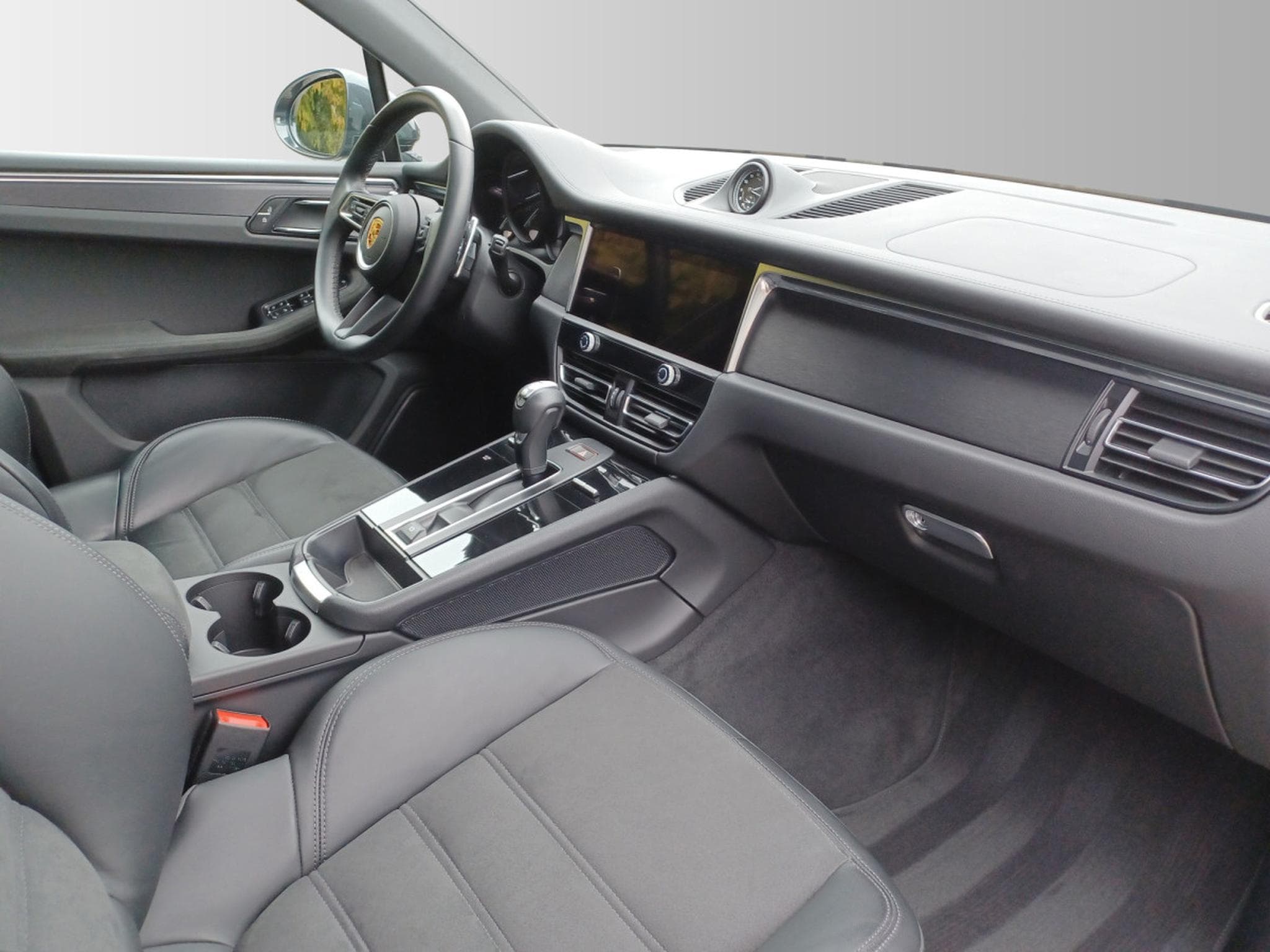 Porsche Macan GTS (2023) - Photo 12