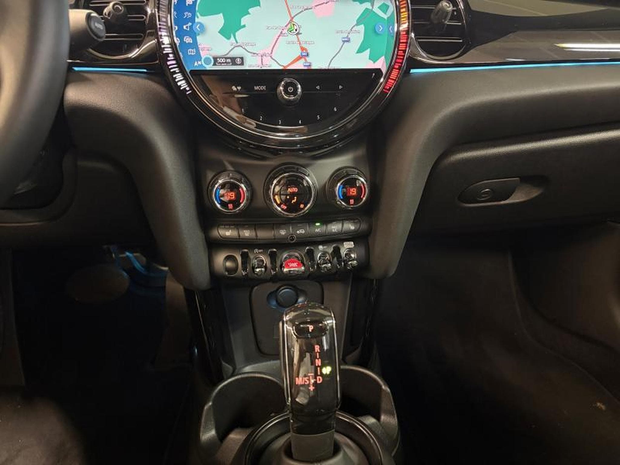 MINI Cooper Cooper S Cabrio (2021) - Photo 11