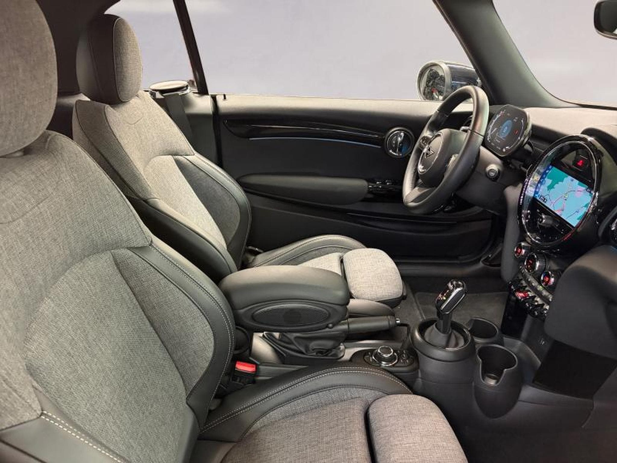 MINI Cooper Cooper S Cabrio (2021) - Photo 13