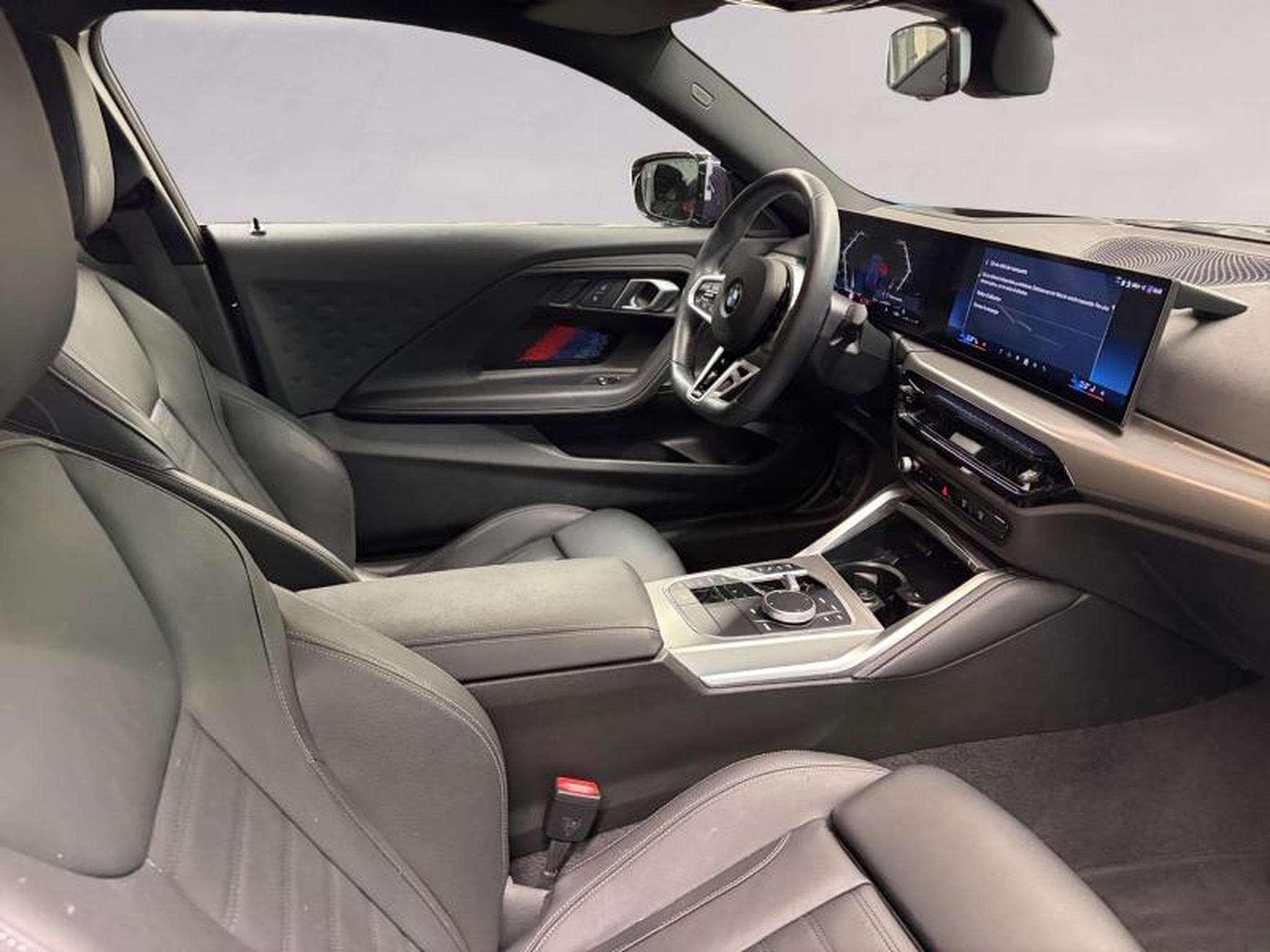 BMW 220 220i Coupé Kit M Sport (2025) - Foto 13