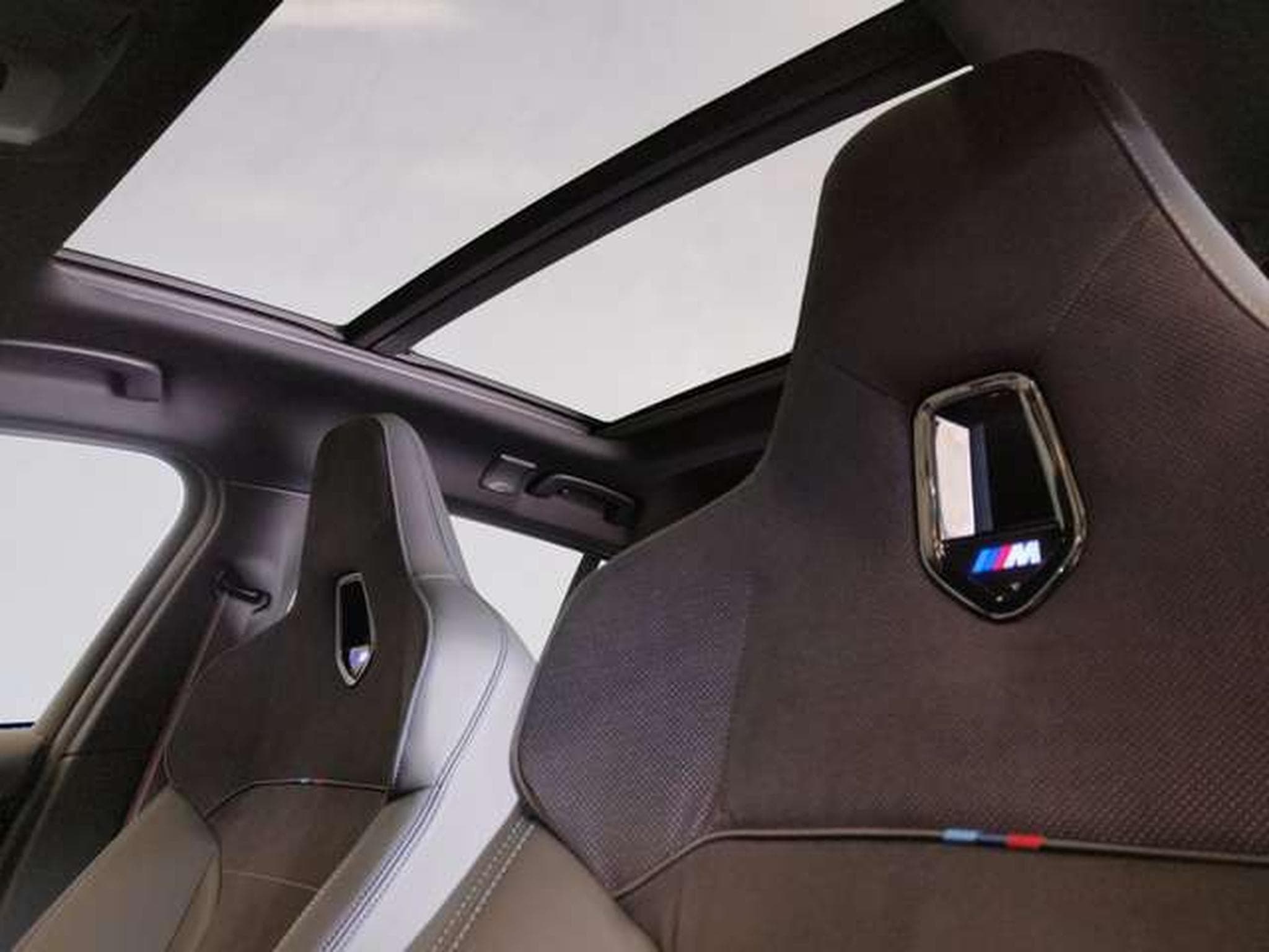 BMW M135 M135i xDrive Head-Up HK HiFi DAB LED (2025) - Photo 10