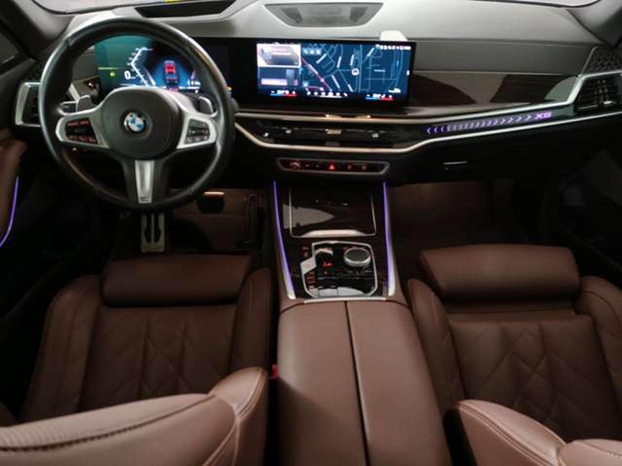 BMW X5 xDrive40i DAB LED (2024) - Photo 5