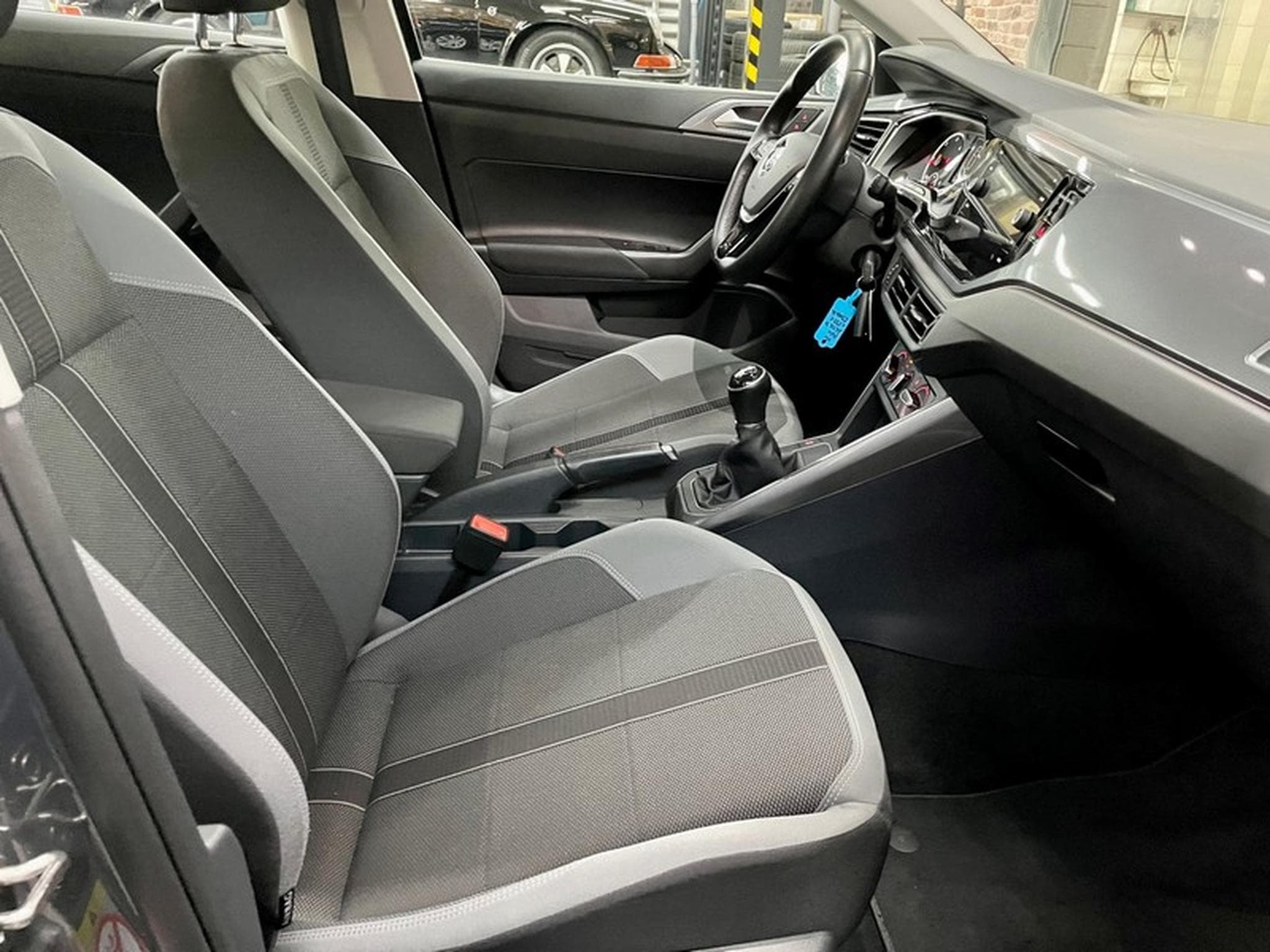 VW Polo Polo 1.6 TDi 95cv Highline (2019) - Foto 8