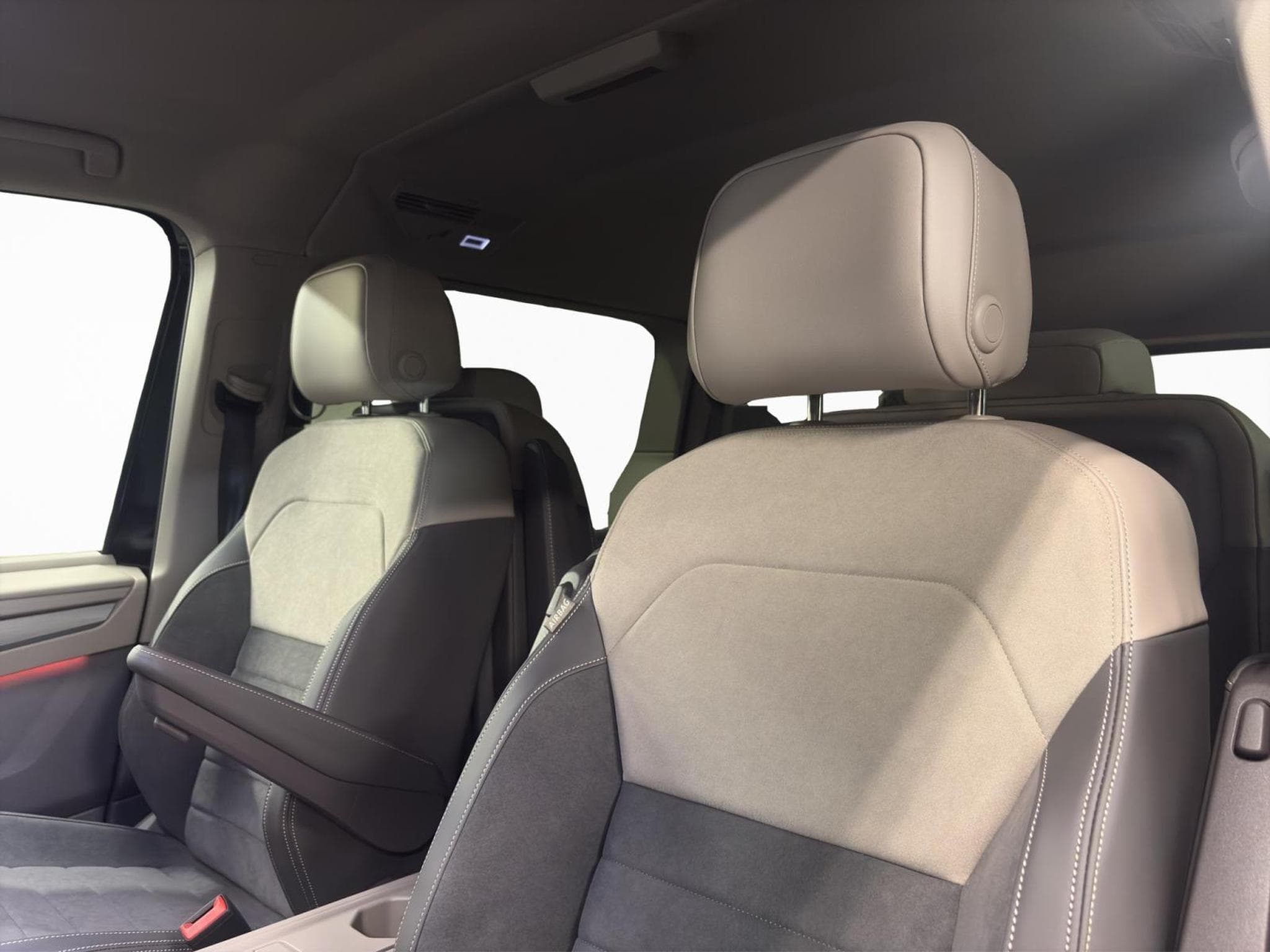 VW T7 Style (2026) - Photo 11