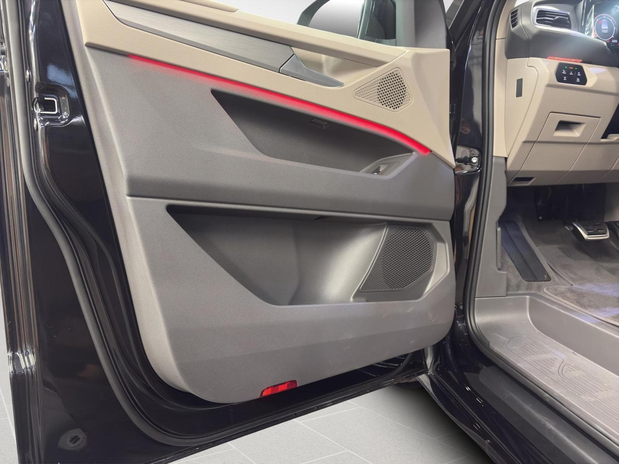 VW T7 Style (2026) - Photo 12
