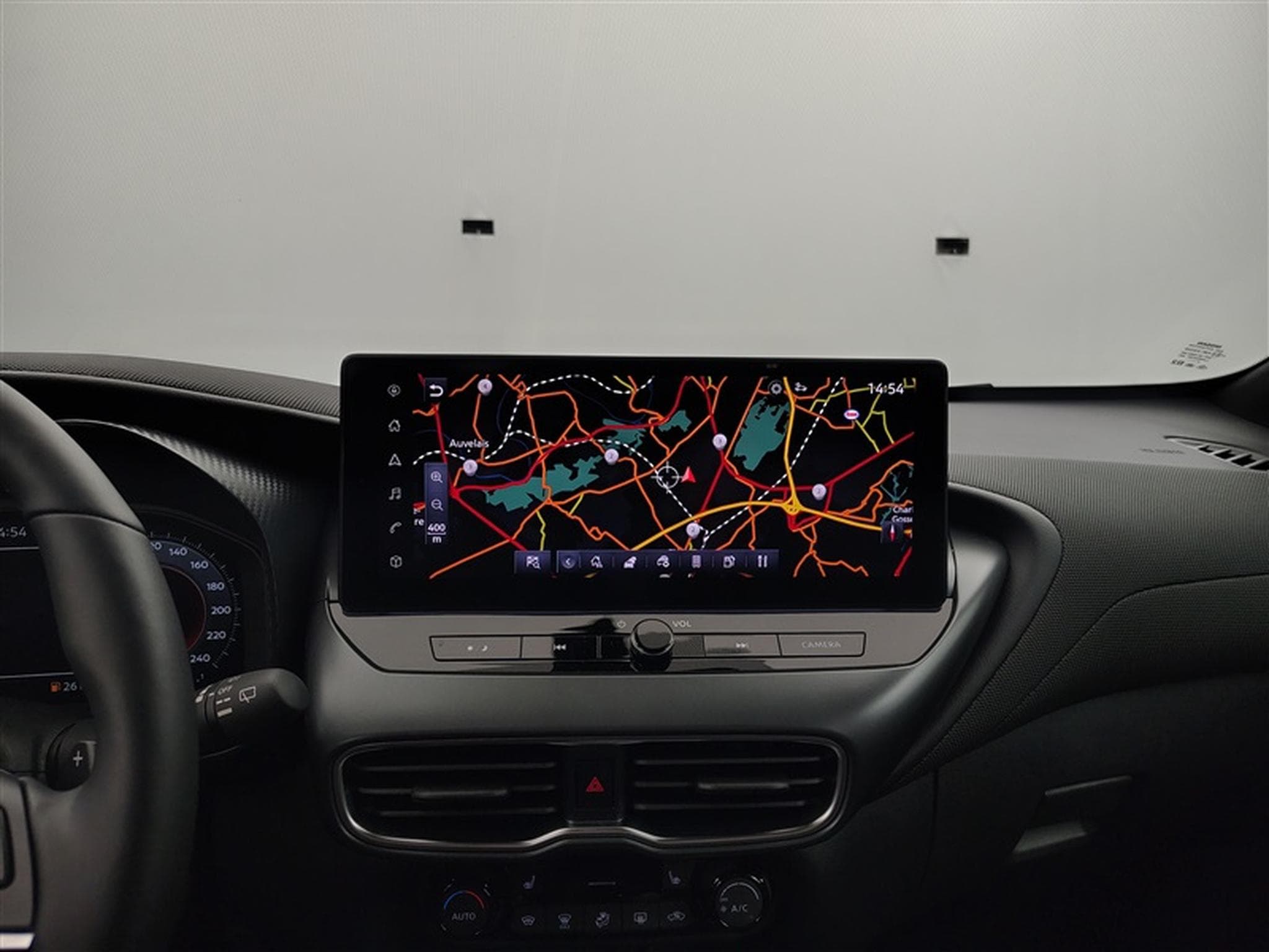 Nissan Juke 1.0 DIG-T 115cv DCT N-Connecta NAVI / CARPLAY / CAMERA (2026) - Foto 11