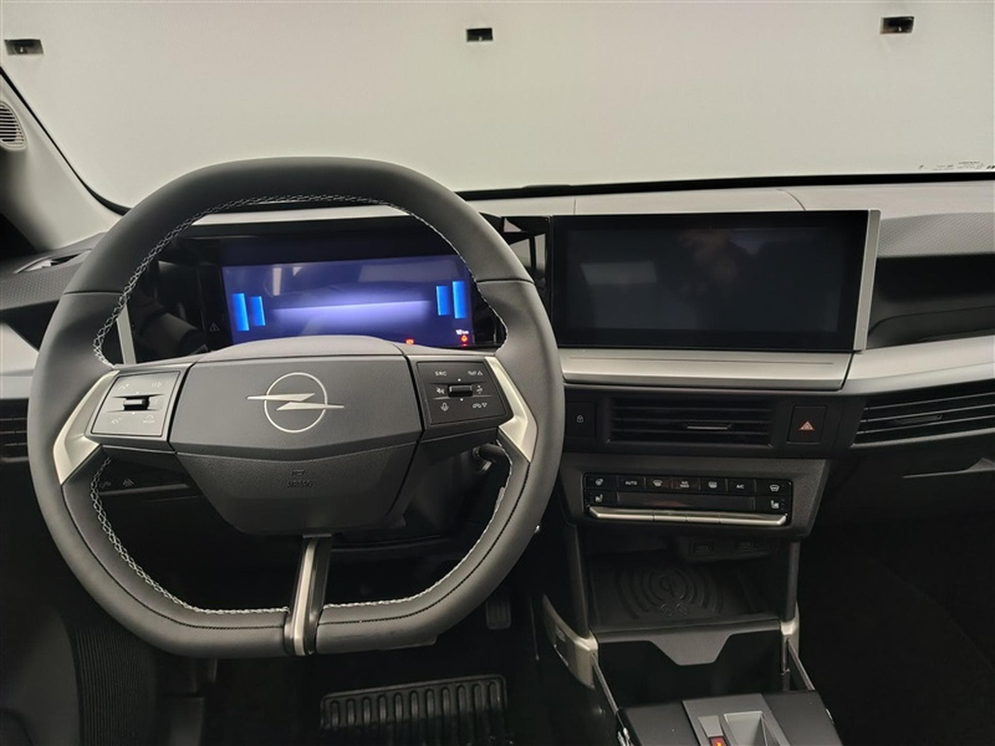 Opel Frontera 1.2 Turbo 145cv AT8 GS NAVI / FULL LED / CAMERA / JA 17 (2026) - Photo 9