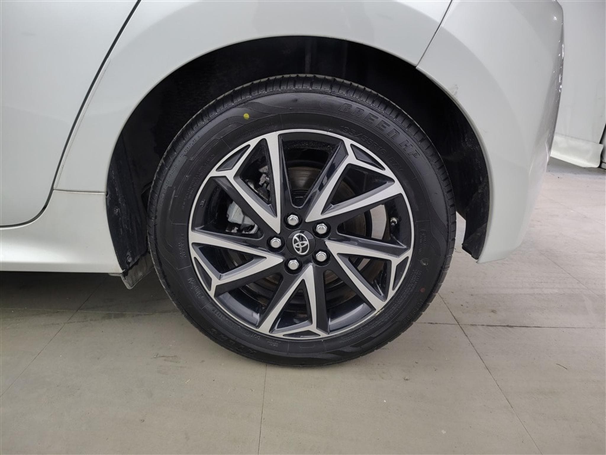 Toyota Yaris 1.5i VVT-i Hybrid Y-conic E-CVT *NAVI/CAMERA/JA* (2022) - Photo 6