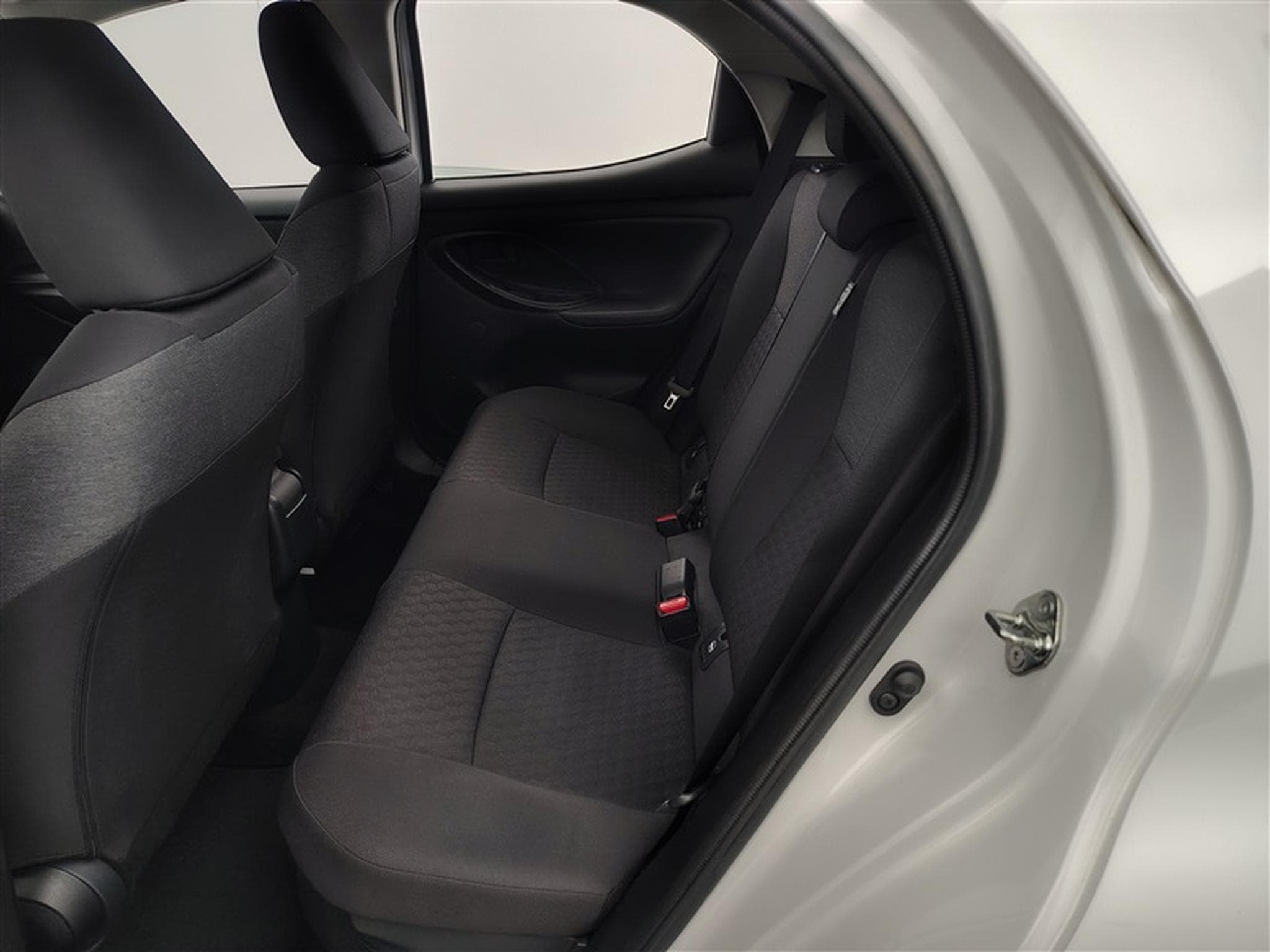 Toyota Yaris 1.5i VVT-i Hybrid Y-conic E-CVT *NAVI/CAMERA/JA* (2022) - Photo 13