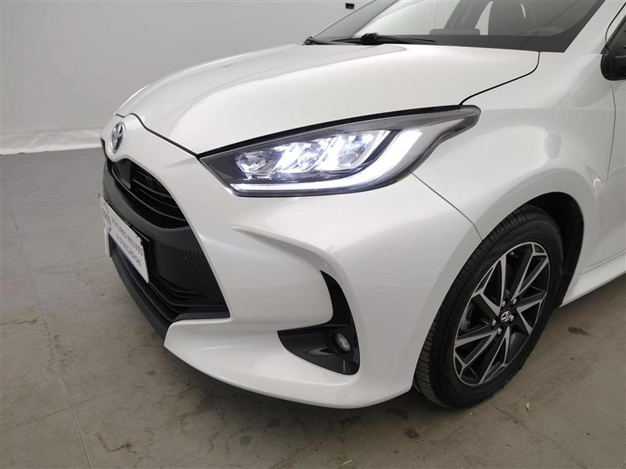 Toyota Yaris 1.5i VVT-i Hybrid Y-conic E-CVT *NAVI/CAMERA/JA* (2022) - Photo 15