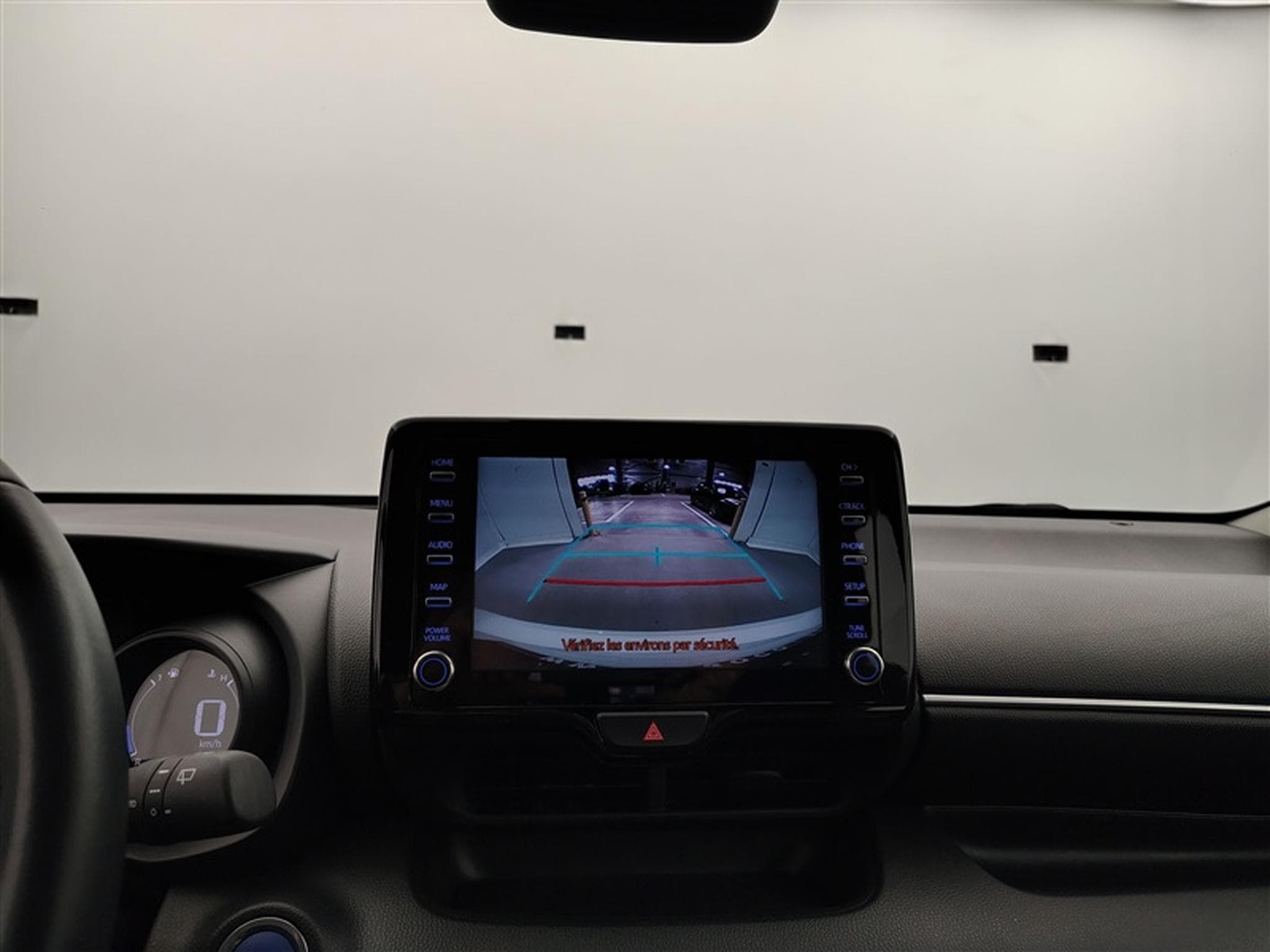 Toyota Yaris 1.5i VVT-i Hybrid Y-conic E-CVT *NAVI/CAMERA/JA* (2022) - Photo 17