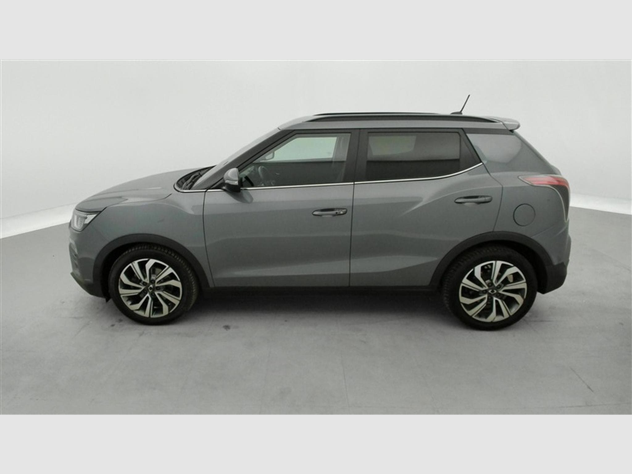 SsangYong Tivoli 1.5 T-GDI 163cv AUTOM. Quartz NAVI / CUIR / CAMERA / JA 18" (2022) - Foto 3