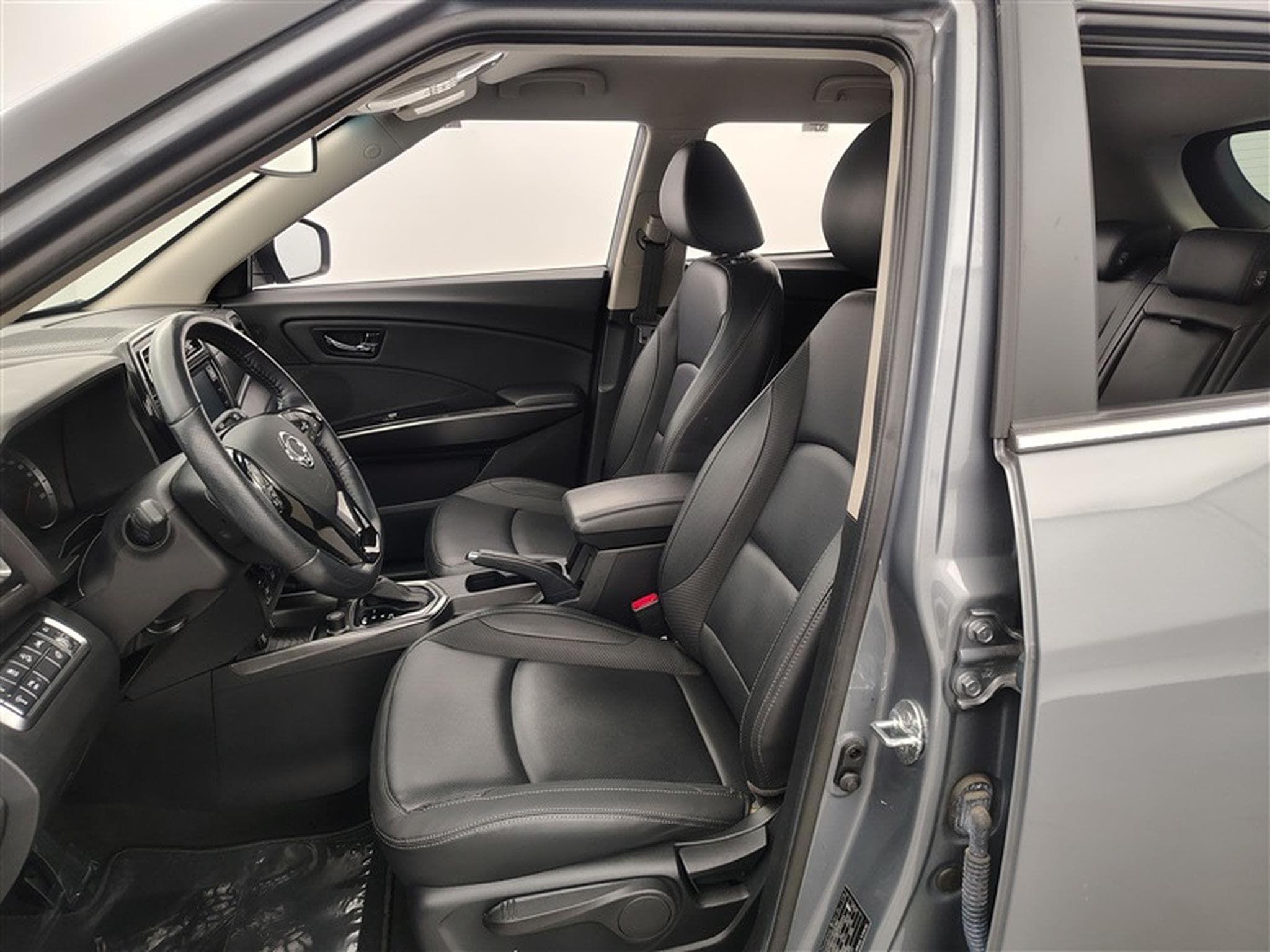 SsangYong Tivoli 1.5 T-GDI 163cv AUTOM. Quartz NAVI / CUIR / CAMERA / JA 18" (2022) - Foto 7