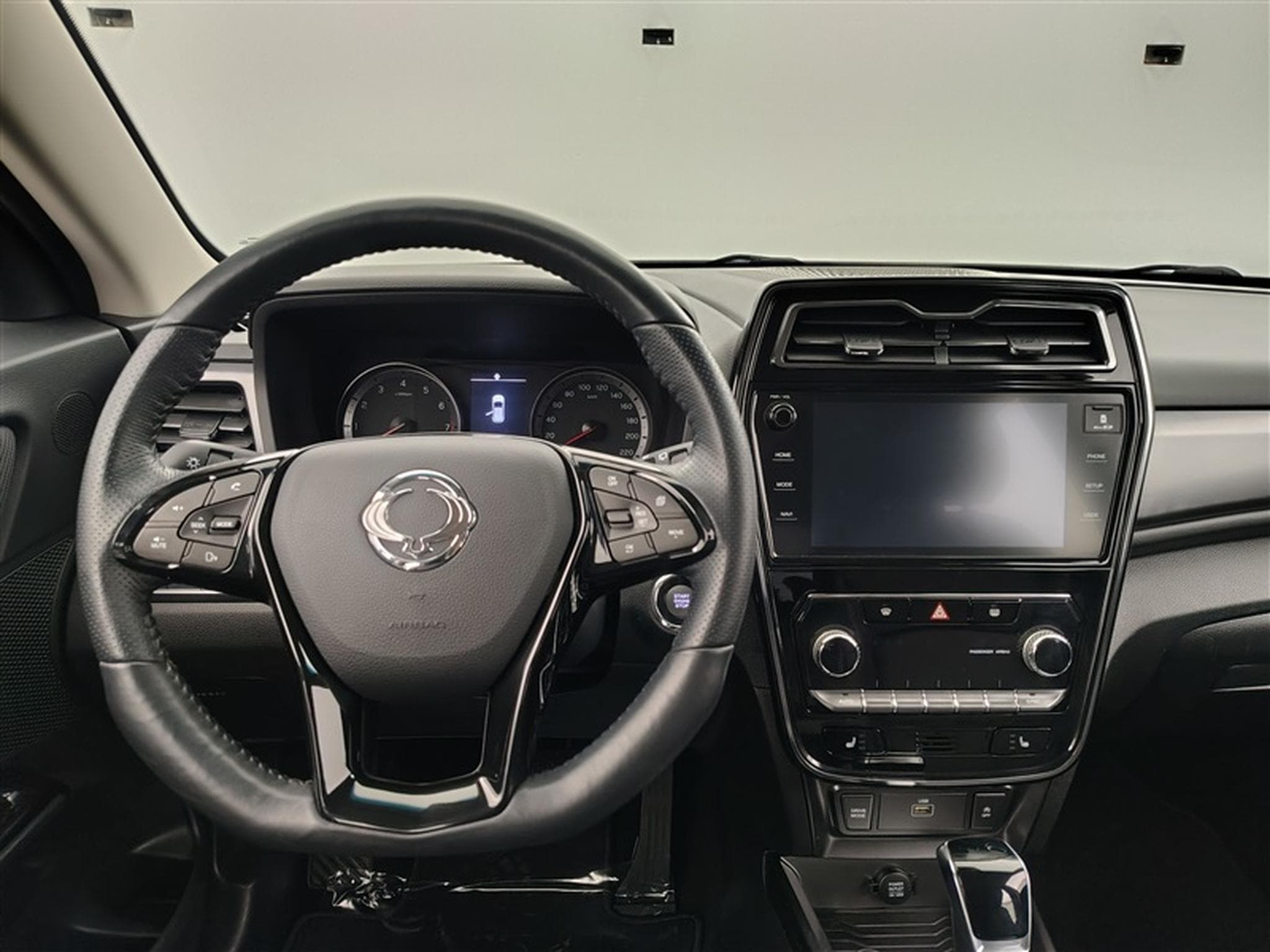 SsangYong Tivoli 1.5 T-GDI 163cv AUTOM. Quartz NAVI / CUIR / CAMERA / JA 18" (2022) - Foto 9