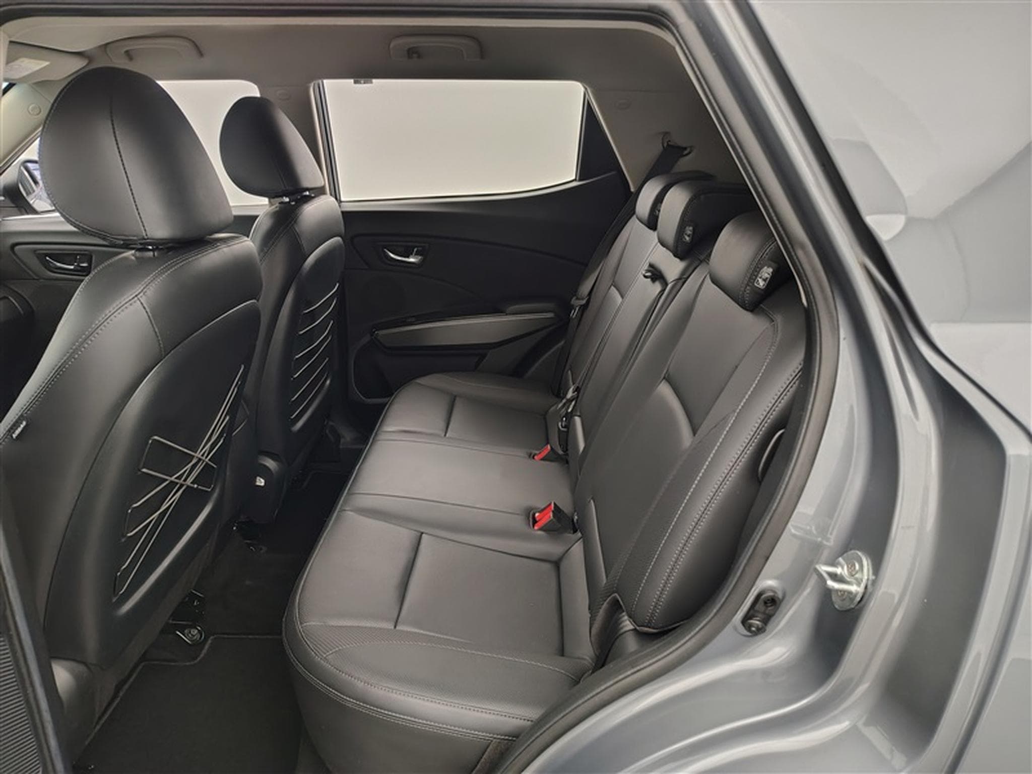 SsangYong Tivoli 1.5 T-GDI 163cv AUTOM. Quartz NAVI / CUIR / CAMERA / JA 18" (2022) - Foto 13